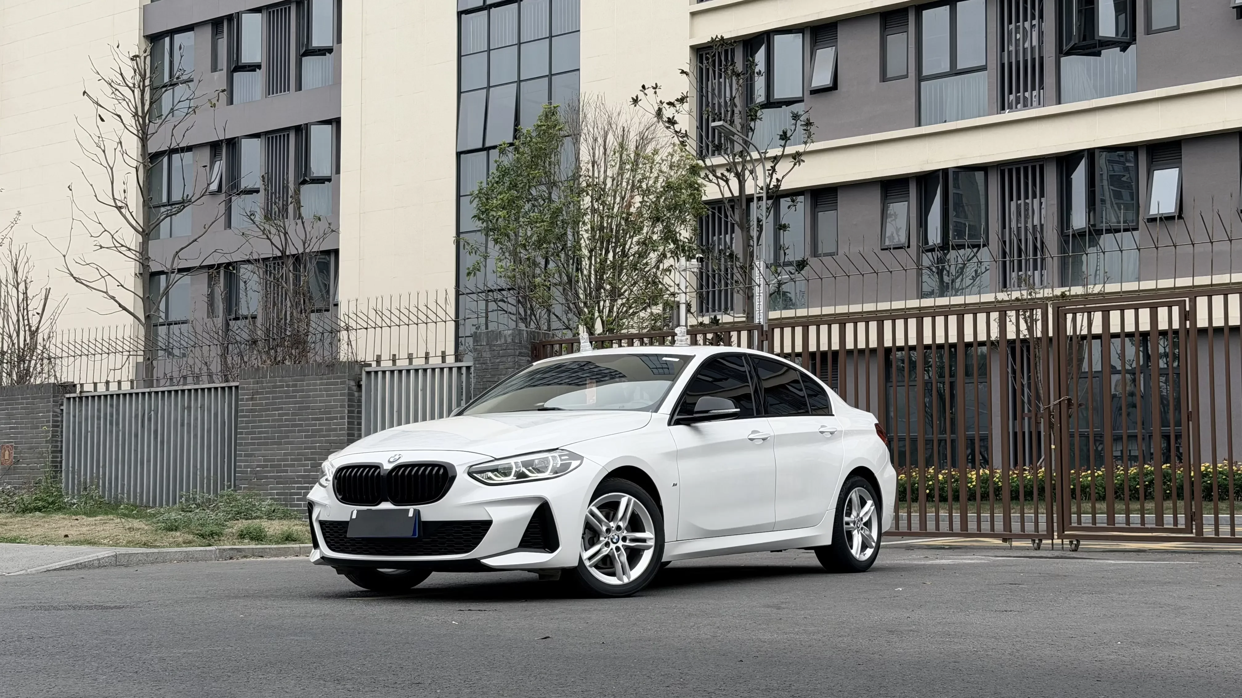 BMW 1 Series  из Китая