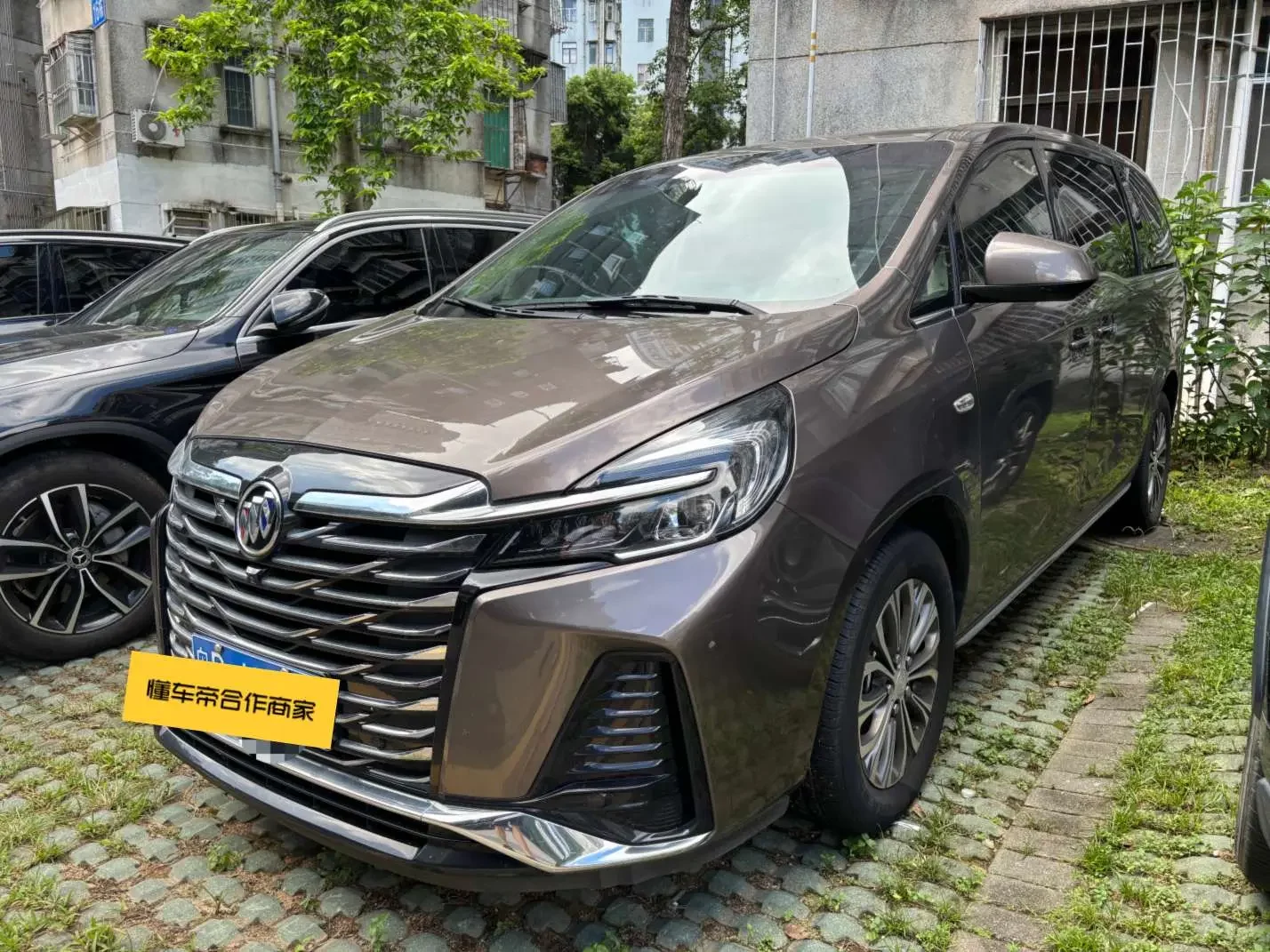 Buick GL8  из Китая