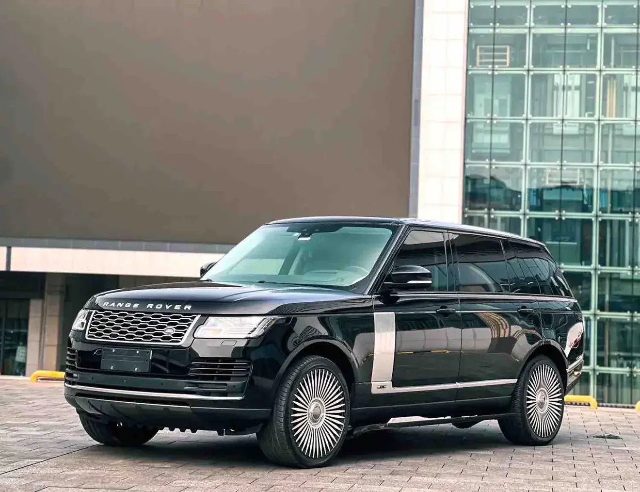 Land Rover range rover  из Китая