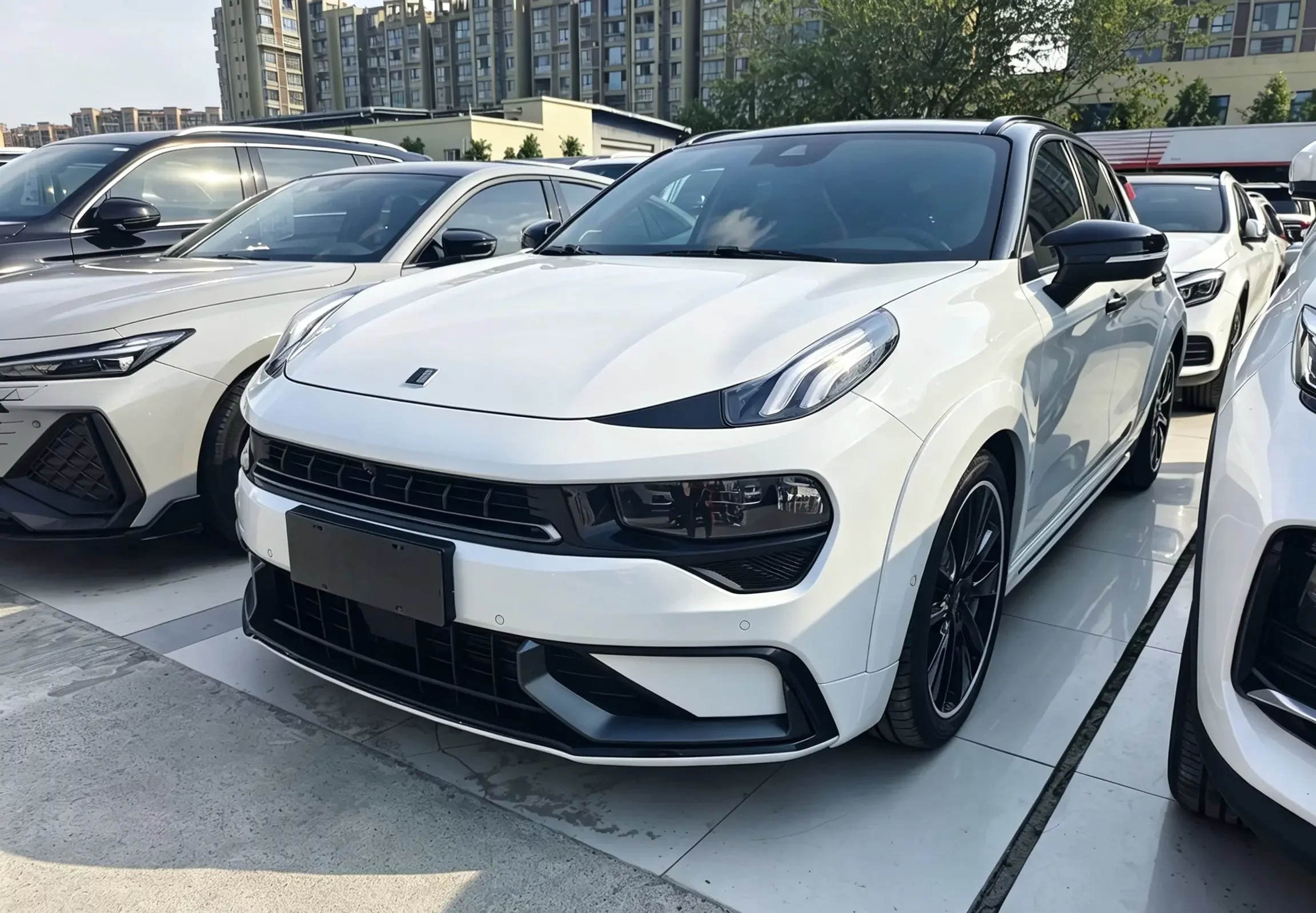 LYNK & CO 02 HATCHBACK