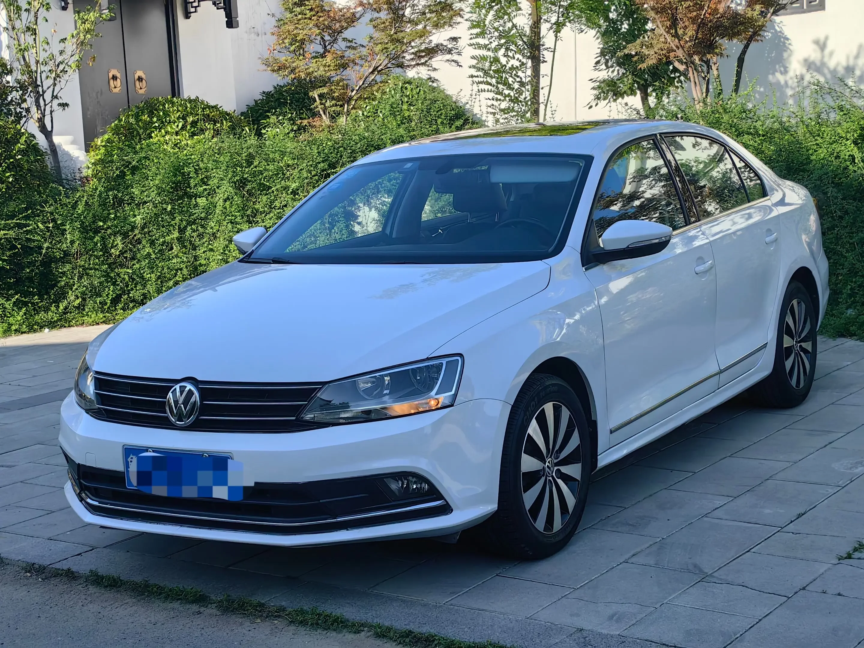 Volkswagen Sagitar  из Китая