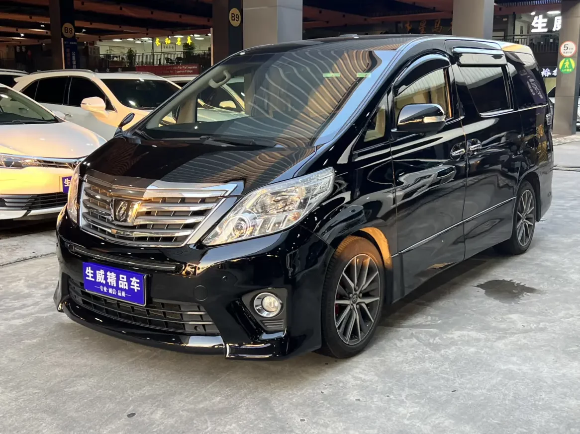 Toyota Alphard (Elfa)  из Китая