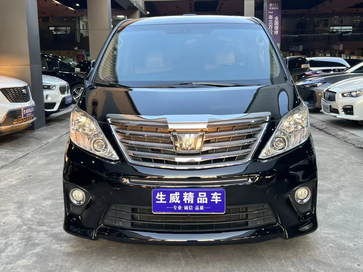 Toyota Alphard (Elfa)  из Китая