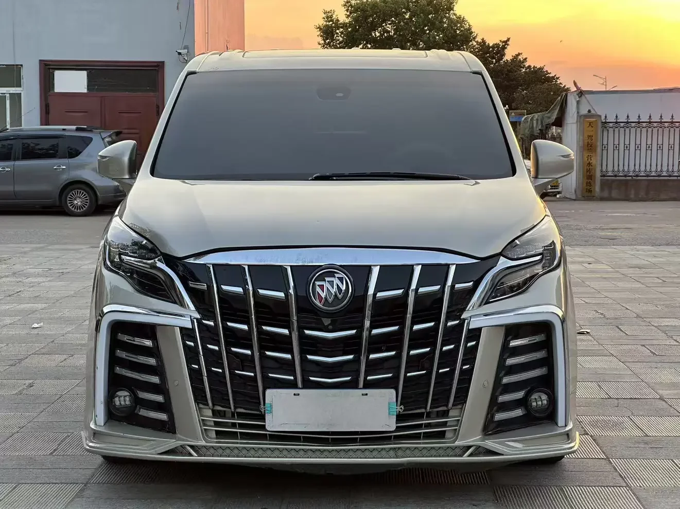 Buick GL8  из Китая