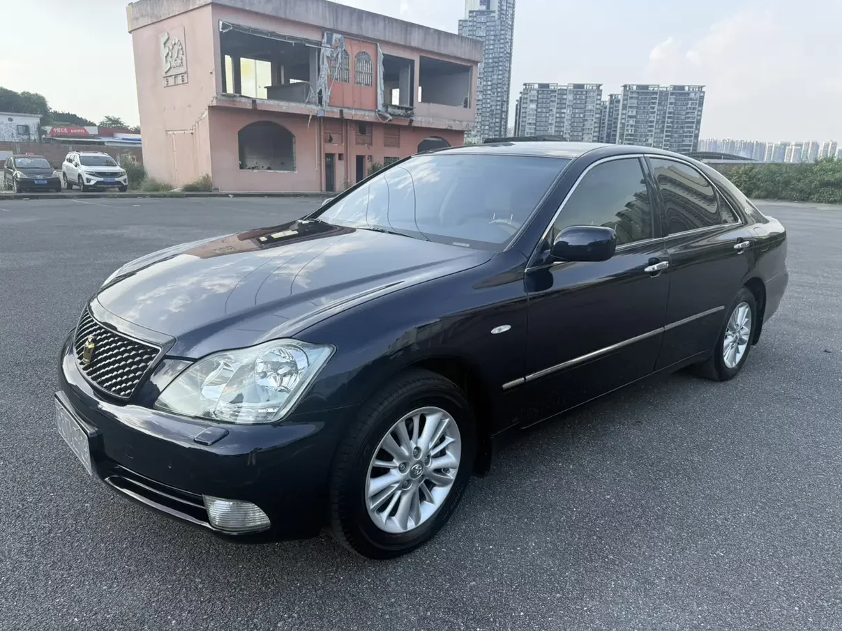 Toyota crown