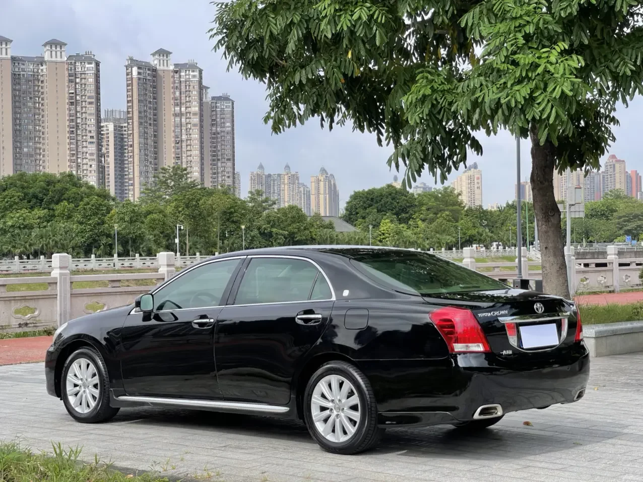 Toyota crown