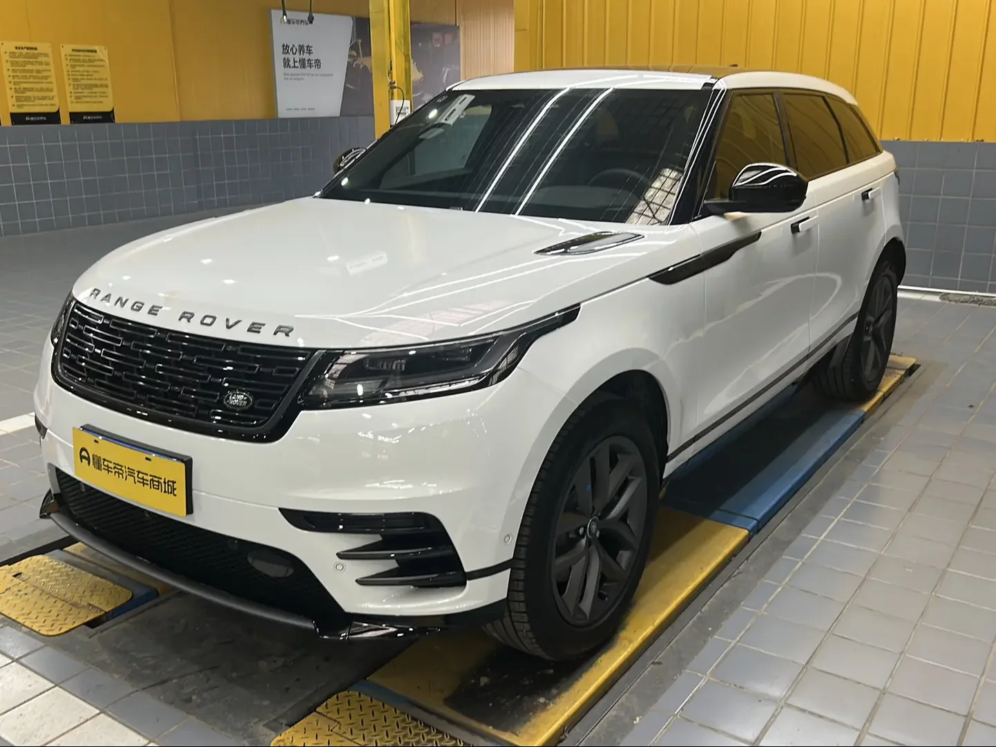 Land Rover Range Rover Velar  из Китая