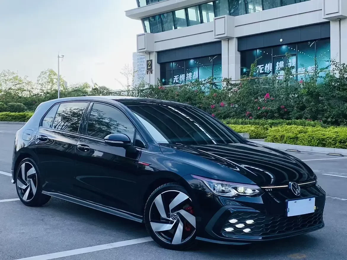 Volkswagen Golf GTI