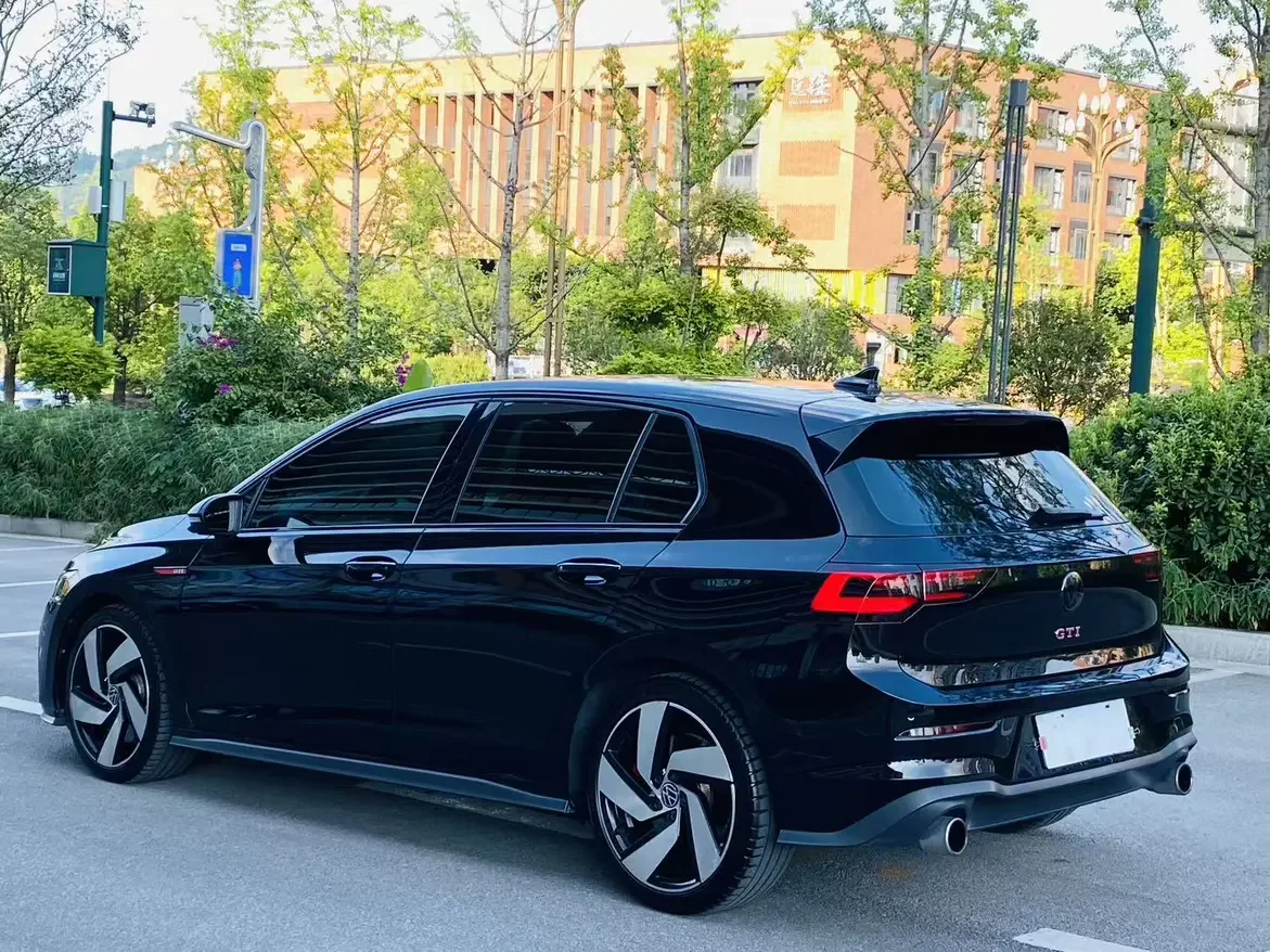 Volkswagen Golf GTI