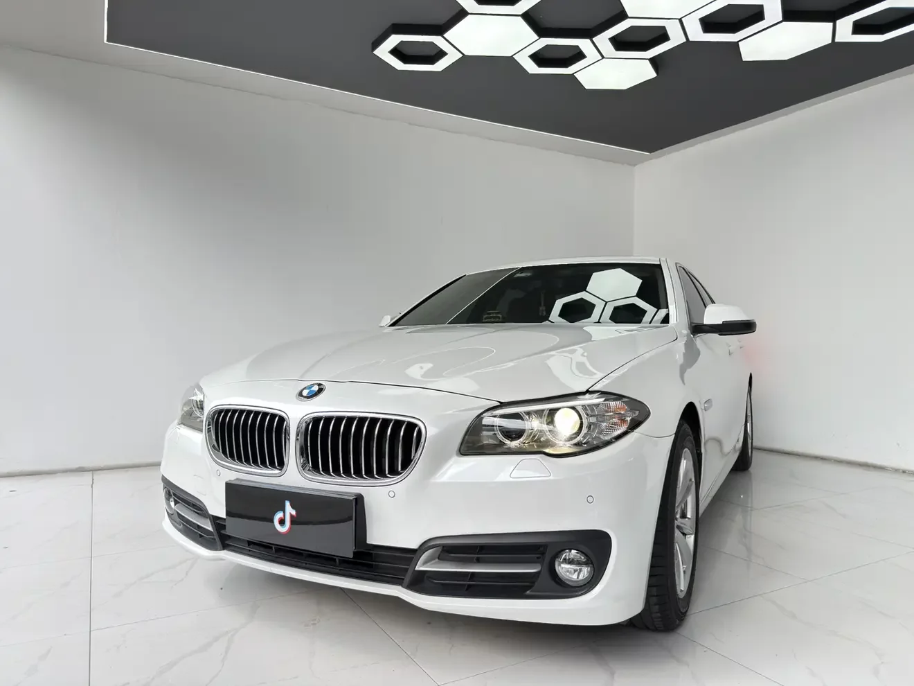 BMW 5 Series  из Китая