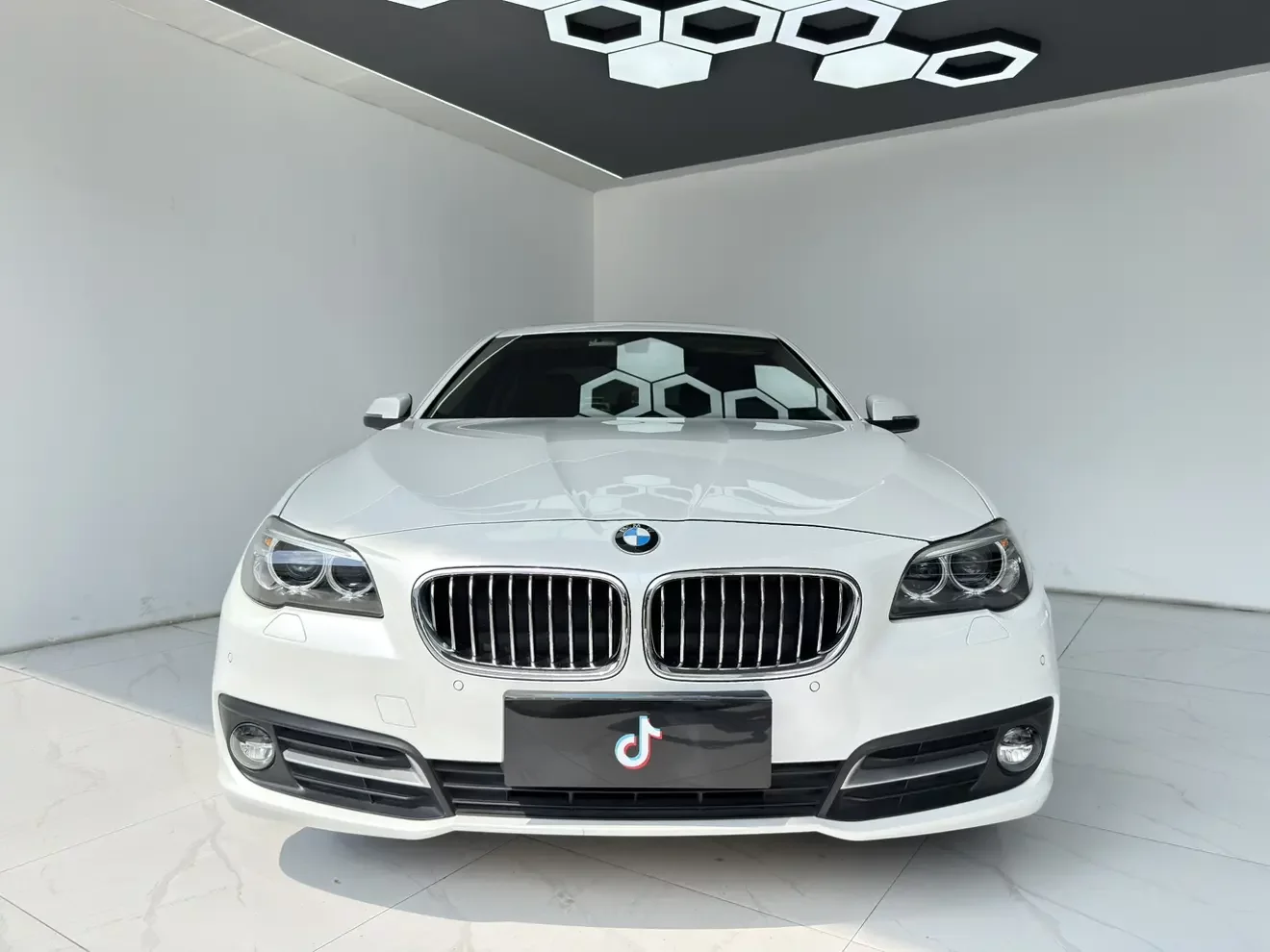 BMW 5 Series  из Китая