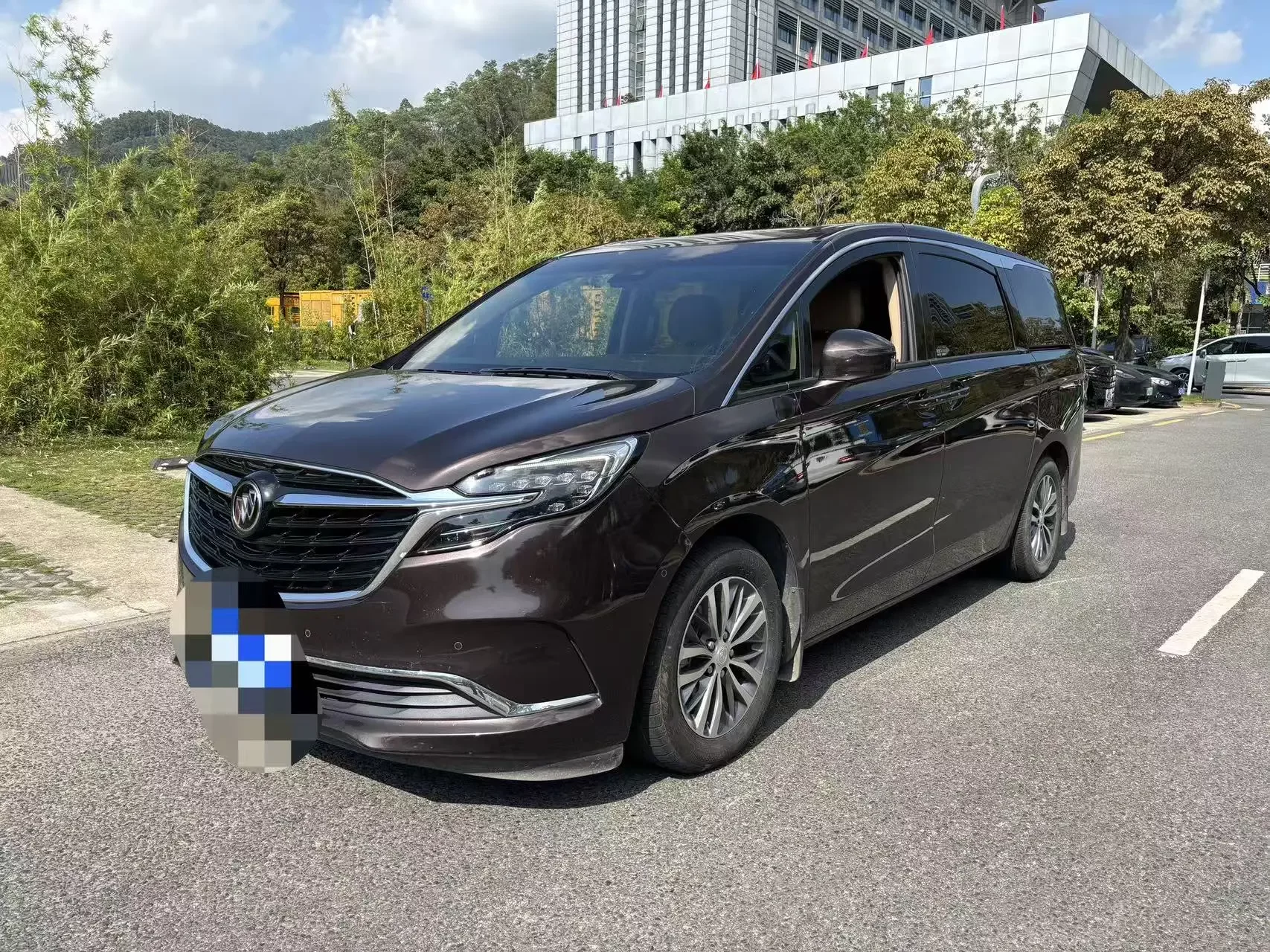 Buick GL8  из Китая