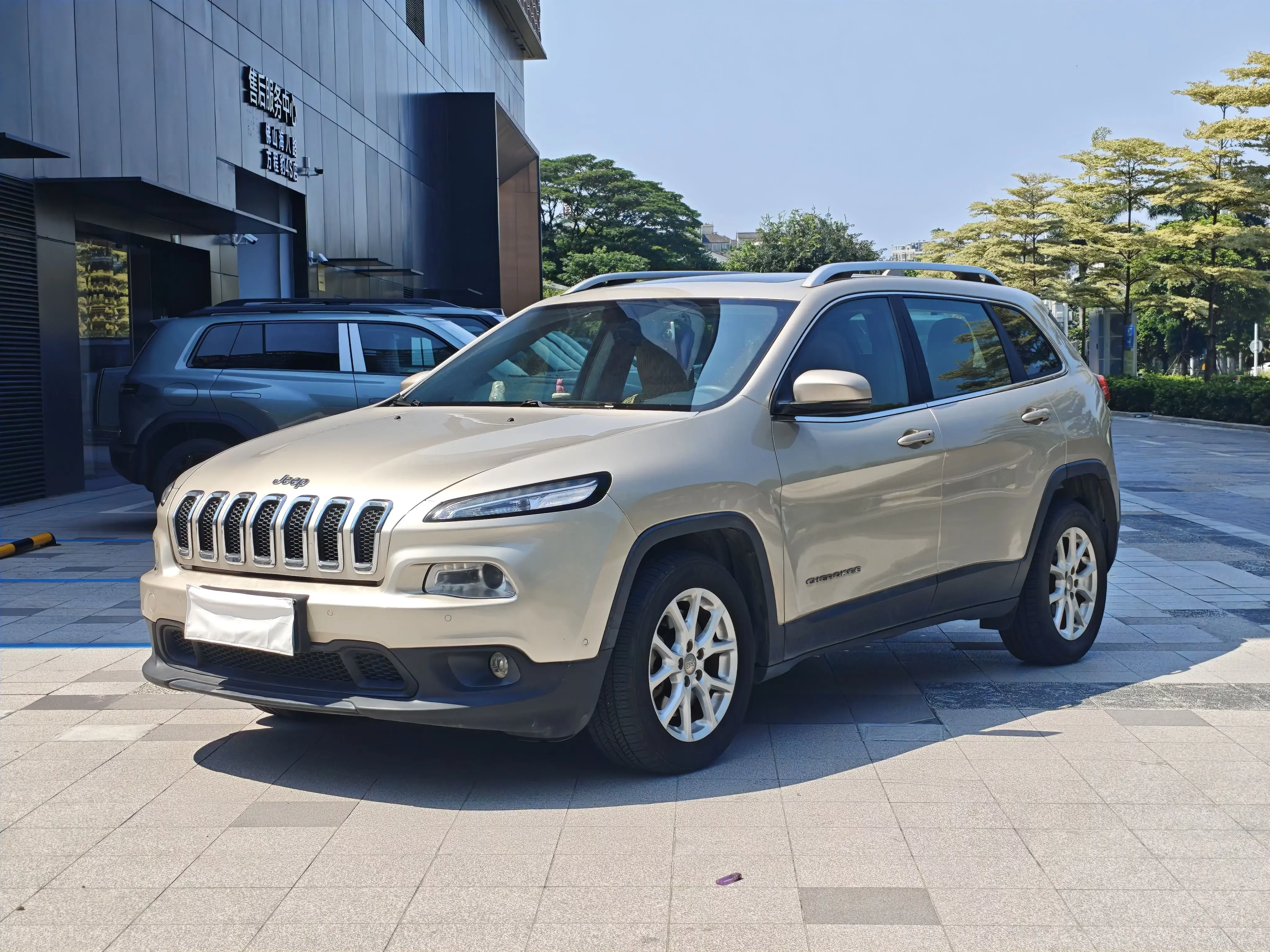 Jeep Cherokee  из Китая