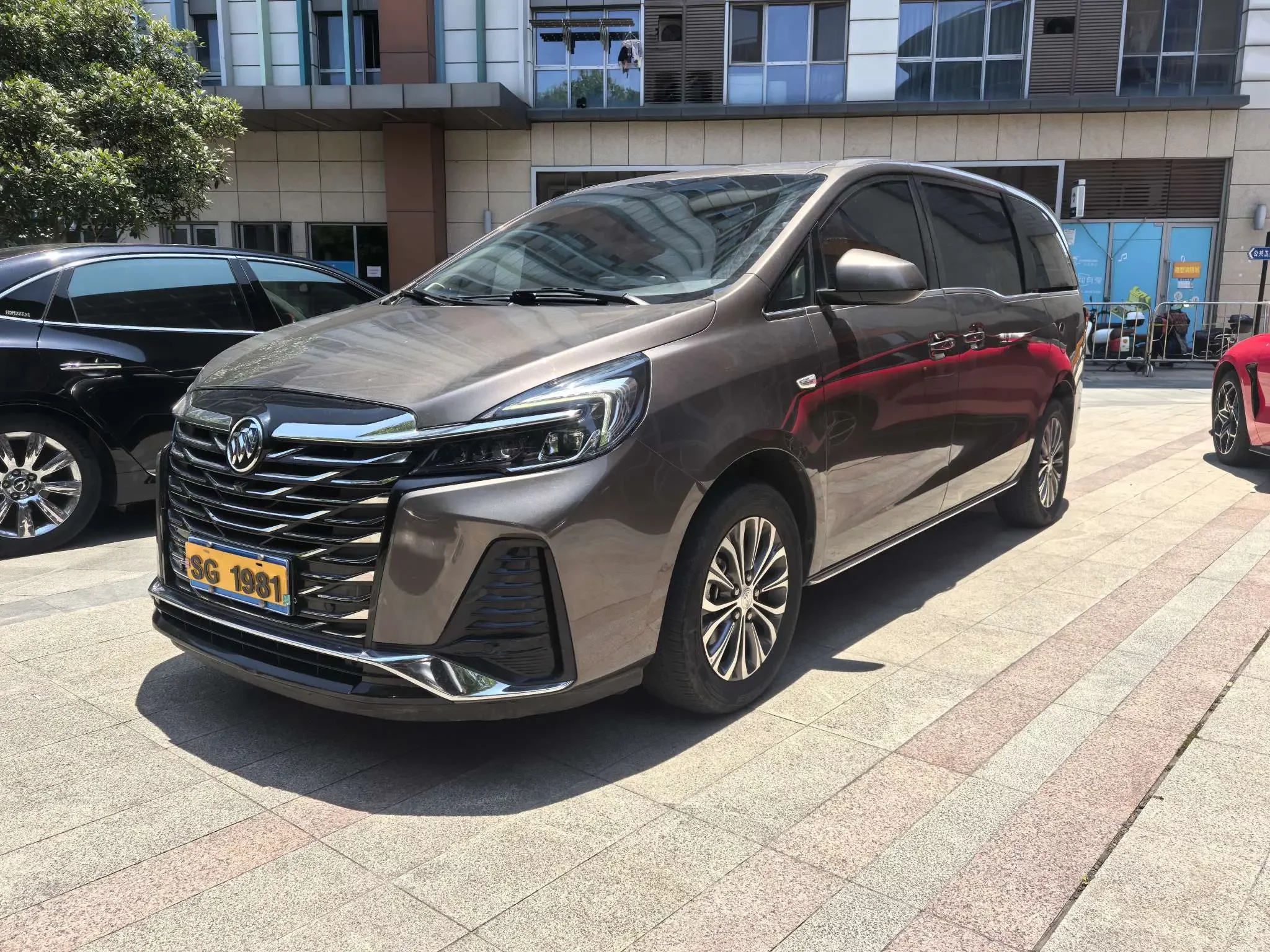 Buick GL8  из Китая