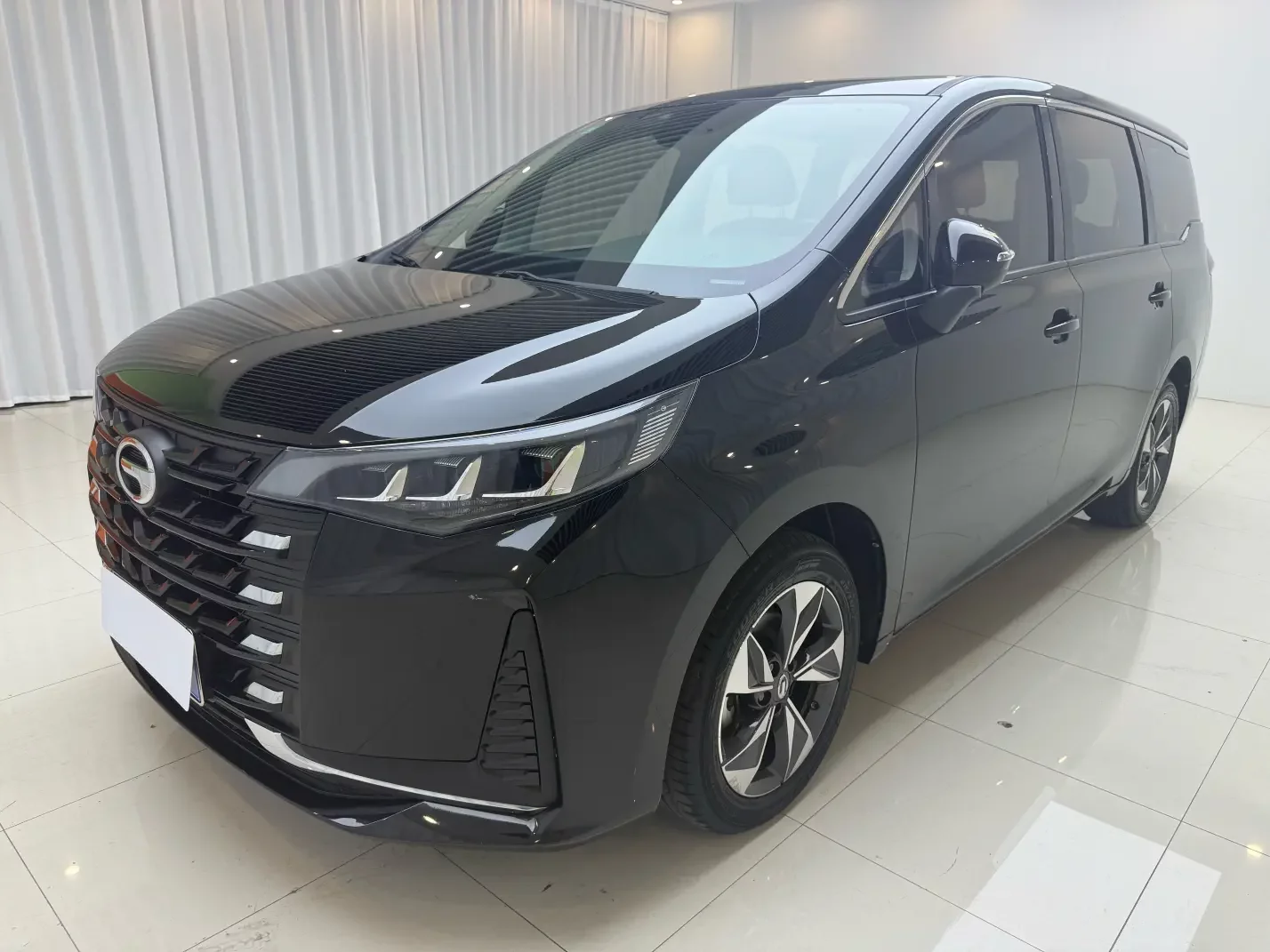 GAC Trumpchi M6  из Китая