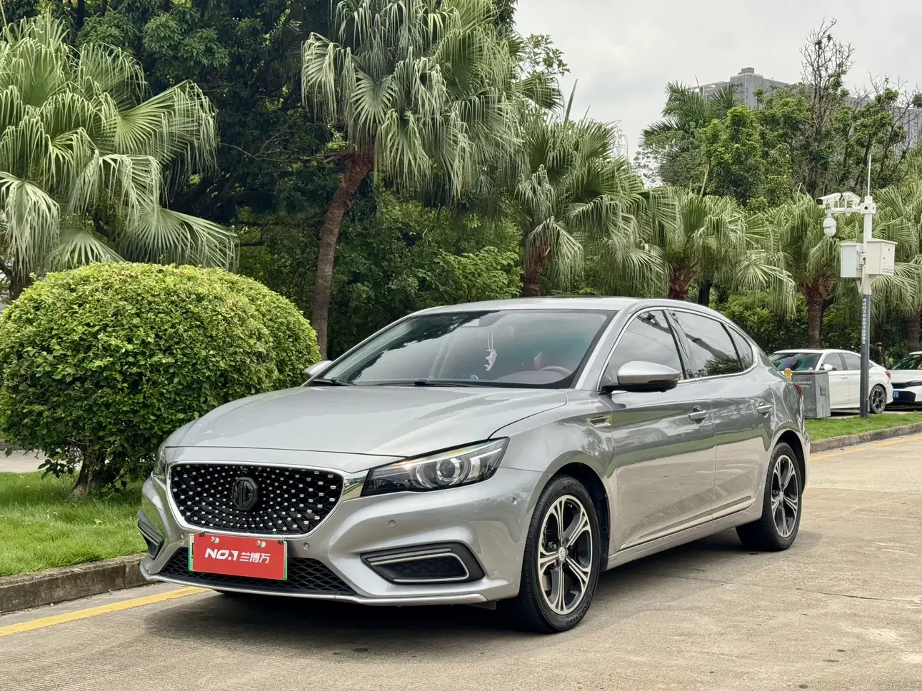 MG 6 PHEV  из Китая