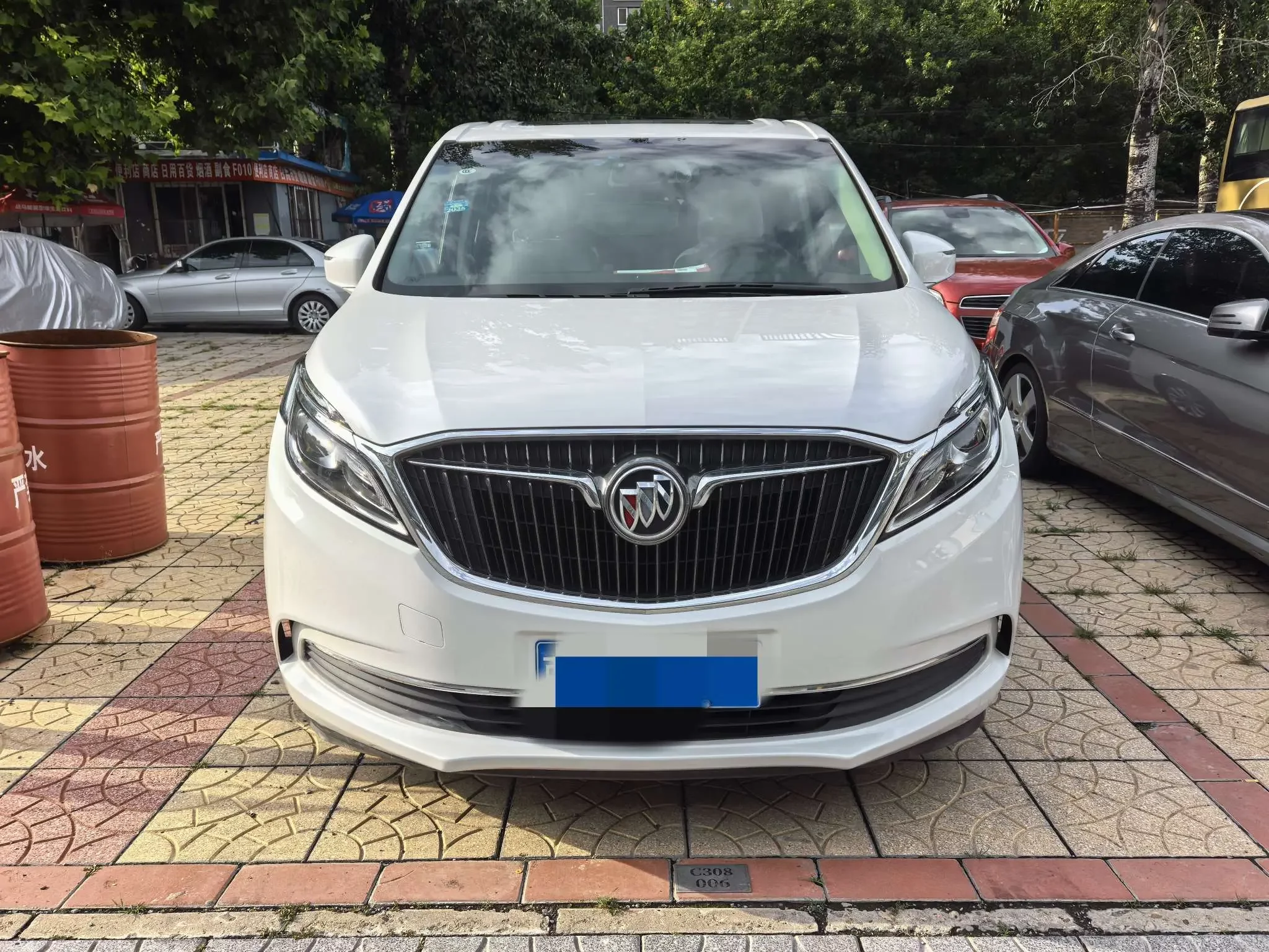 Buick GL8  из Китая