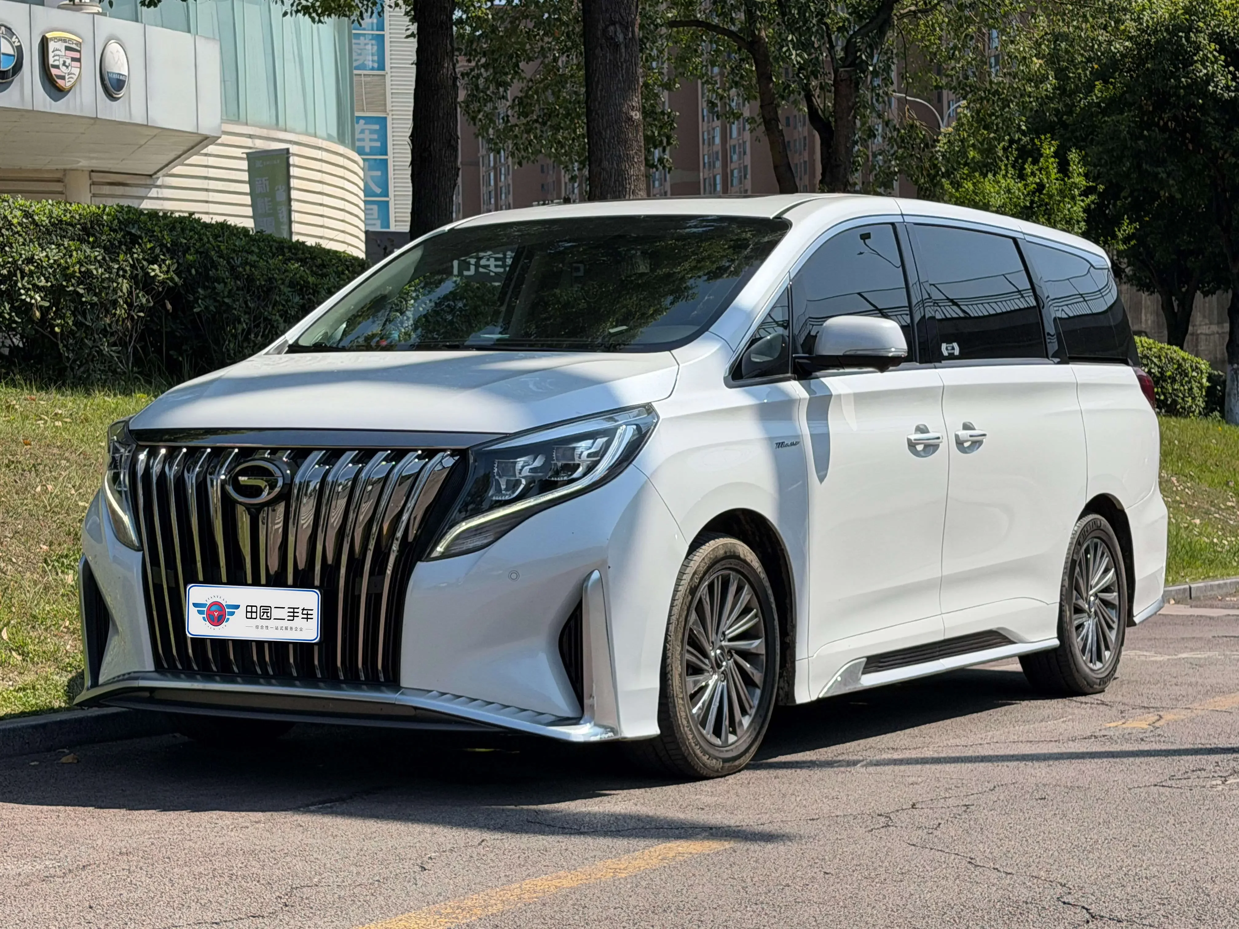 GAC Trumpchi M8  из Китая