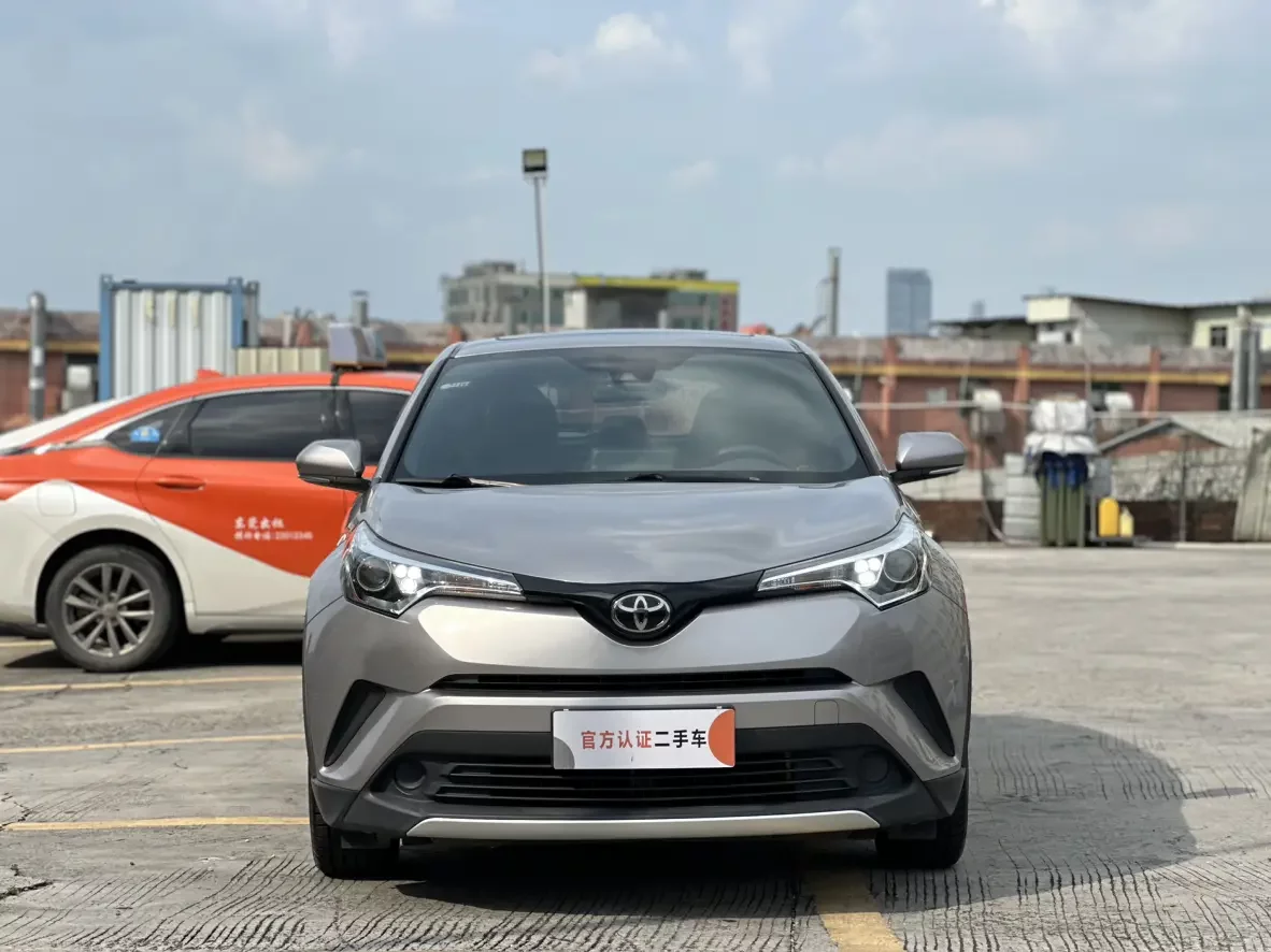 Toyota C-HR Hybrid (Yize IZOA)  из Китая