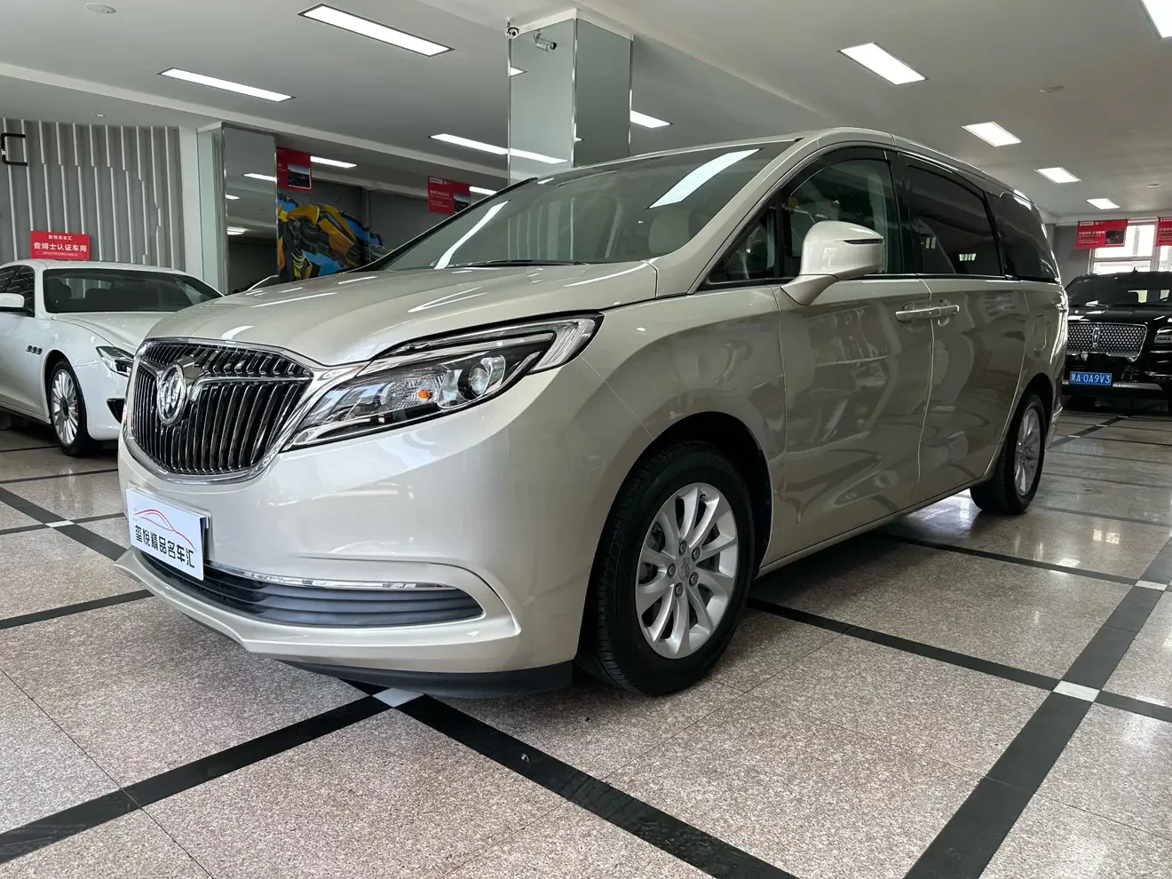 Buick GL8  из Китая