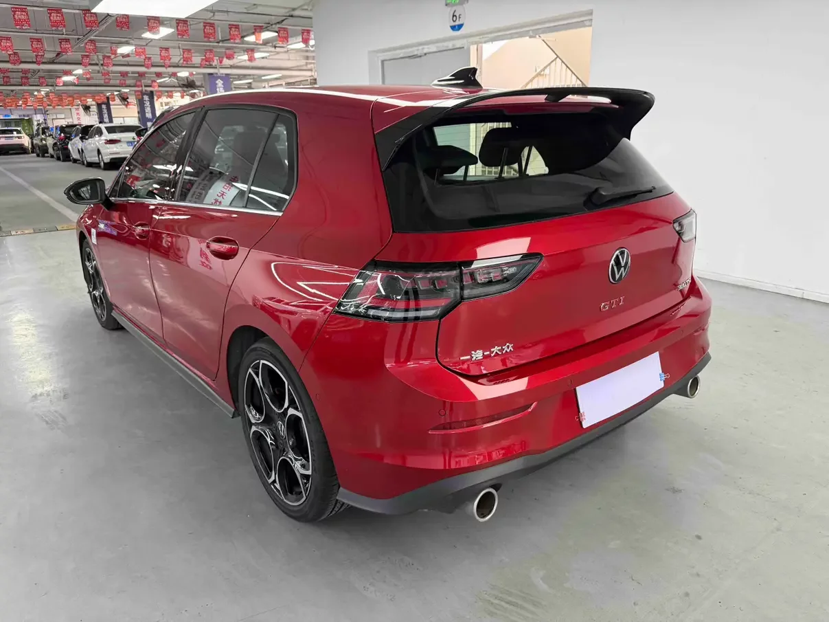 Volkswagen Golf GTI