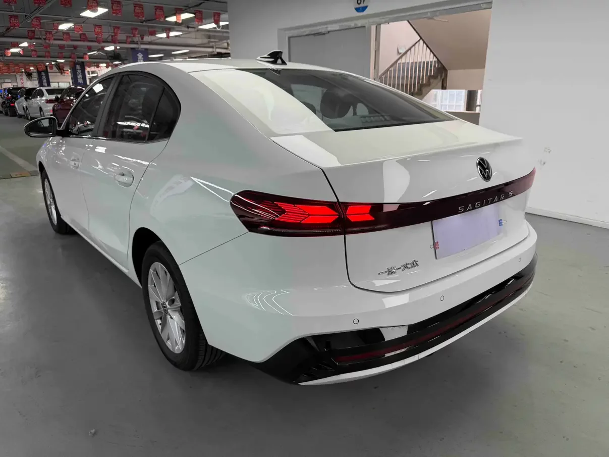 Volkswagen Sagitar