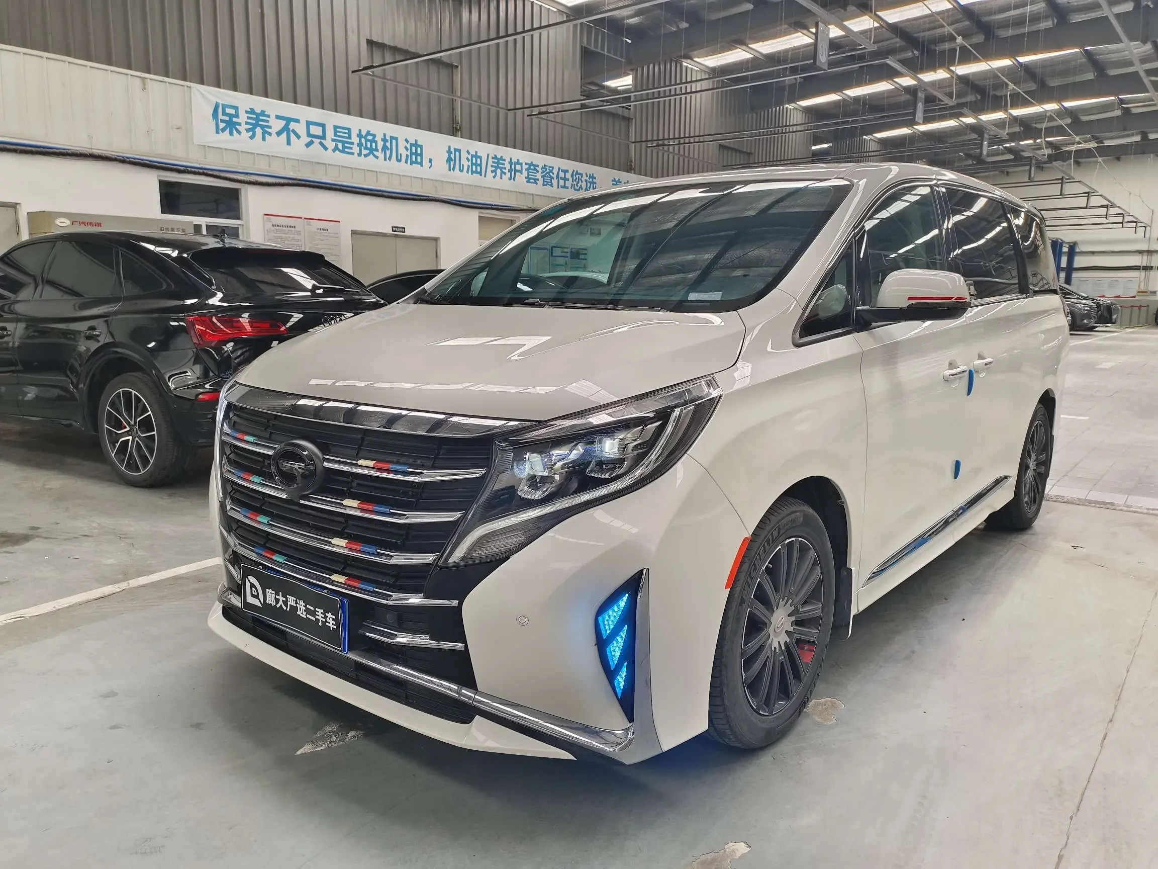 GAC Trumpchi M8  из Китая