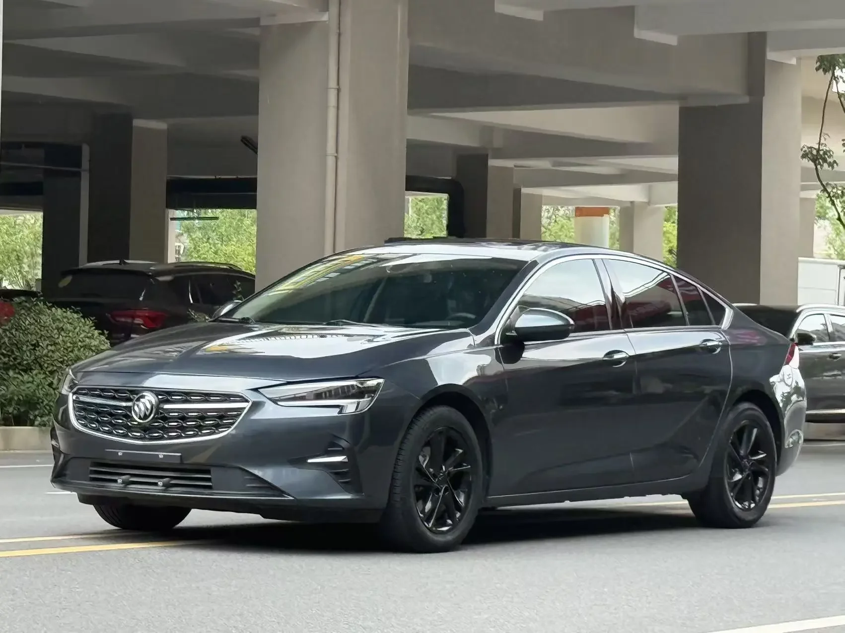Buick Majesty  из Китая