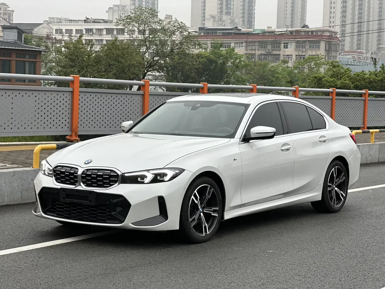 BMW 3-SERIES
