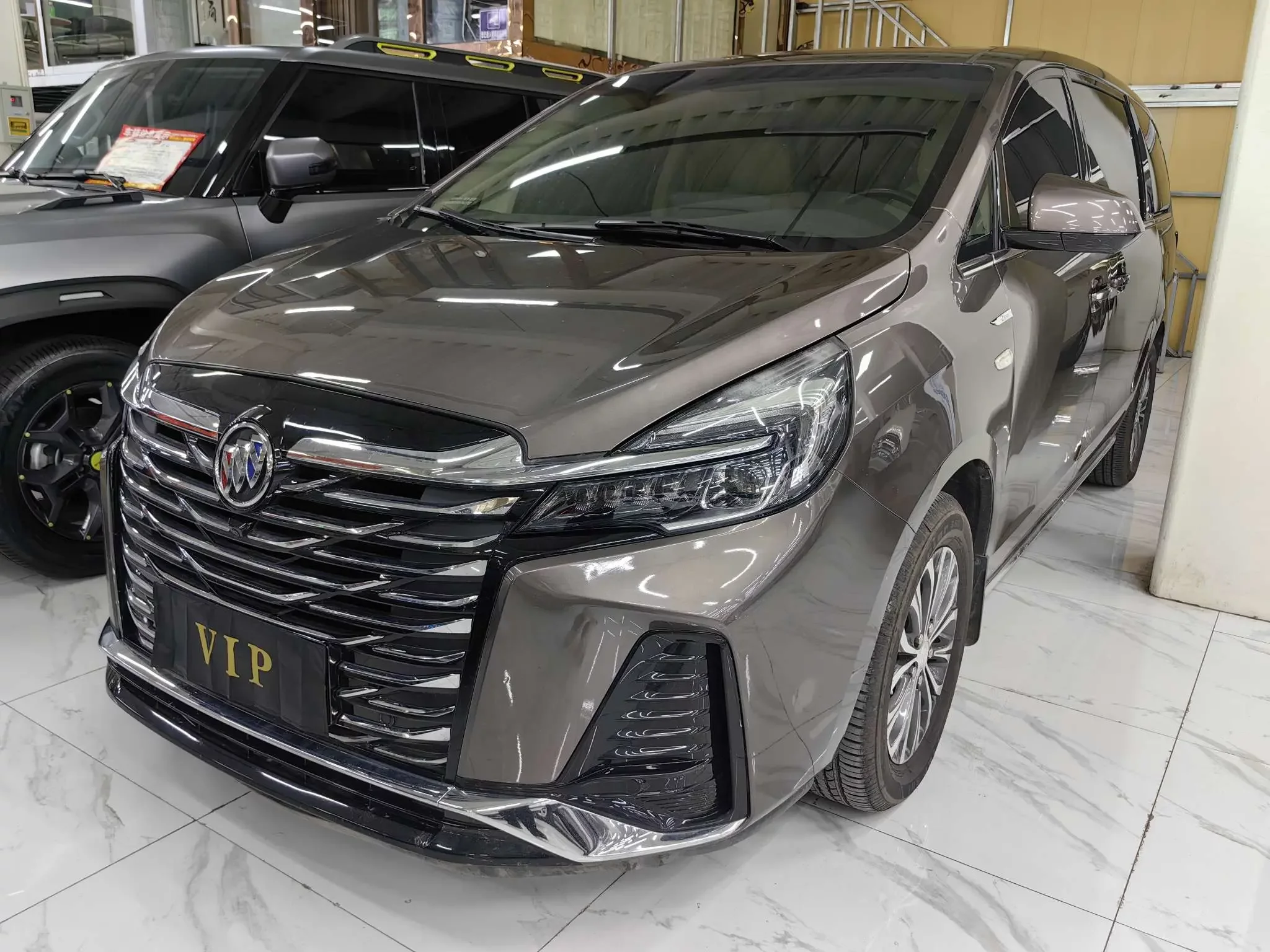 Buick GL8  из Китая