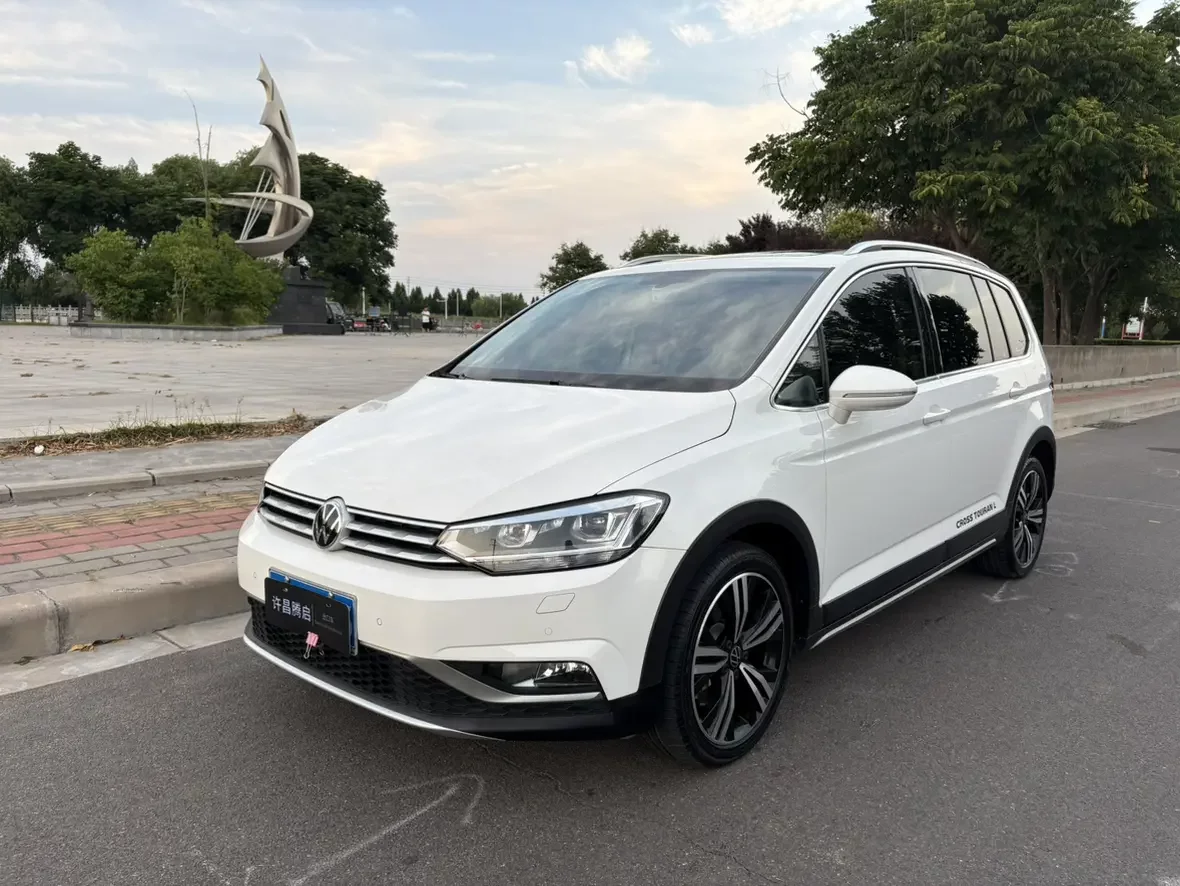 Volkswagen Touran L  из Китая