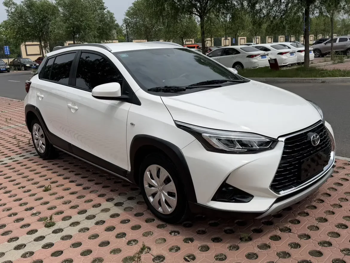 Toyota Yaris L