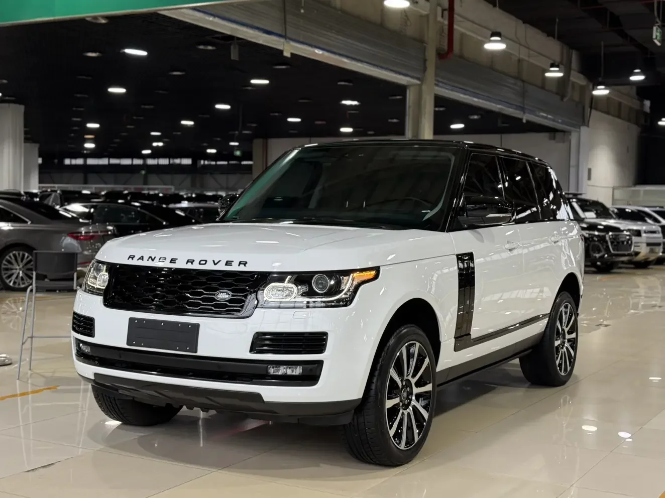 Land Rover range rover  из Китая