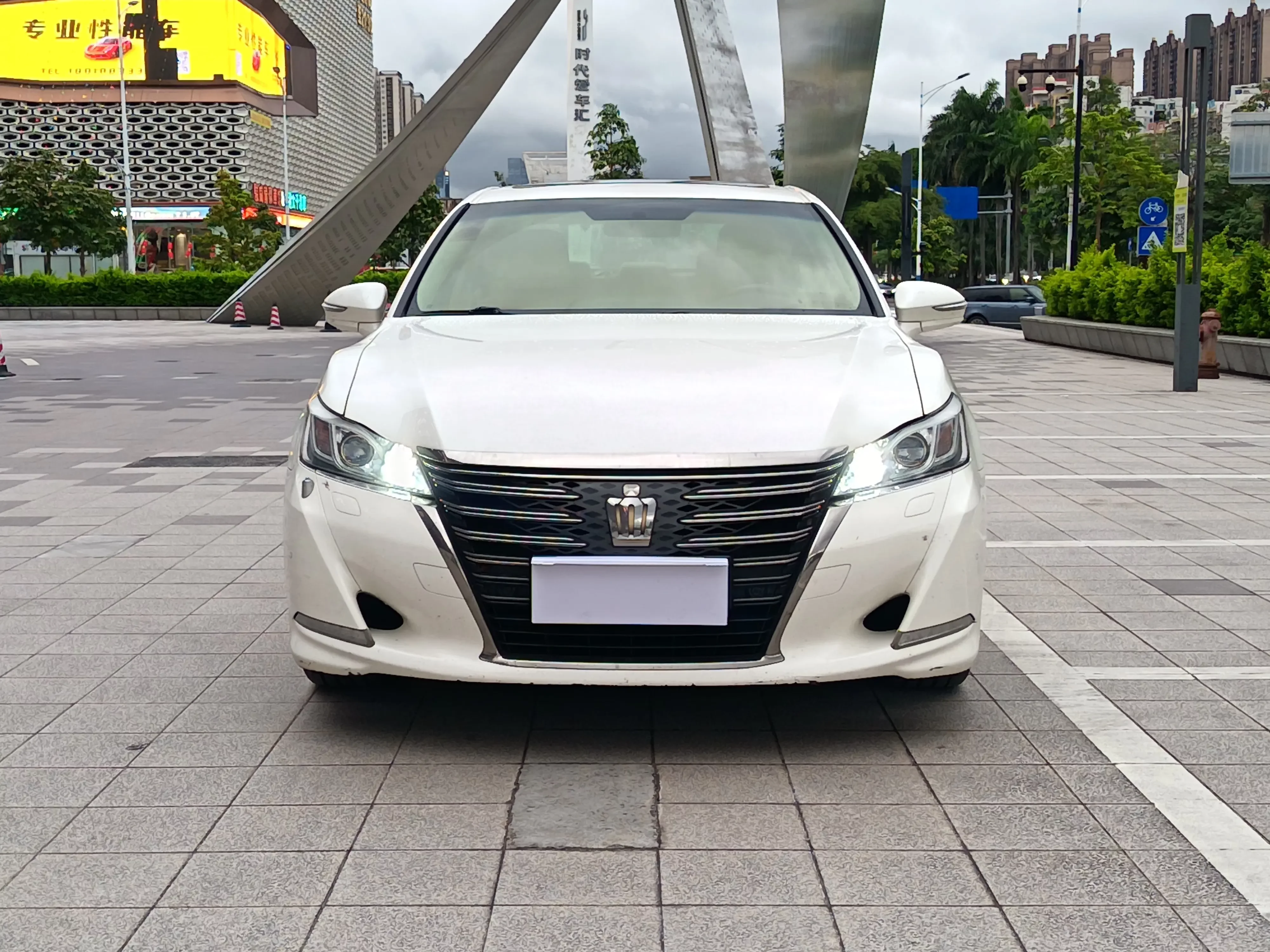 Toyota crown  из Китая