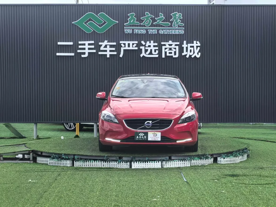 Volvo V40  из Китая