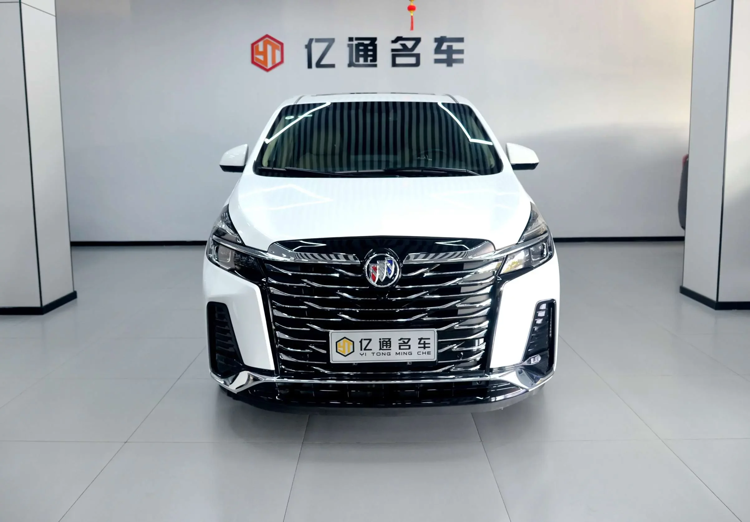 Buick GL8  из Китая