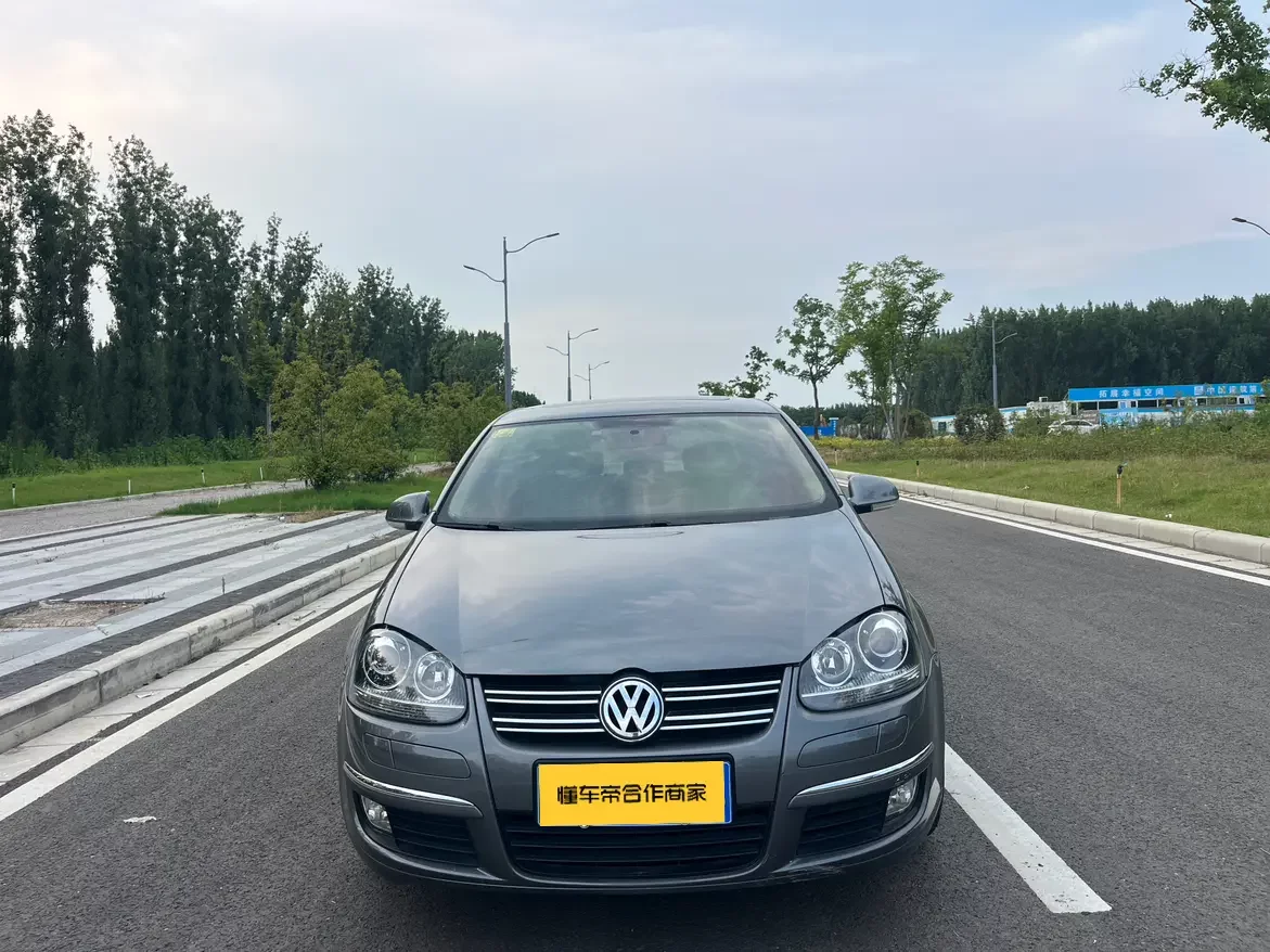 Volkswagen Sagitar  из Китая