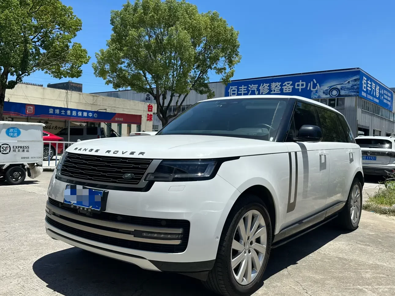 Land Rover range rover  из Китая