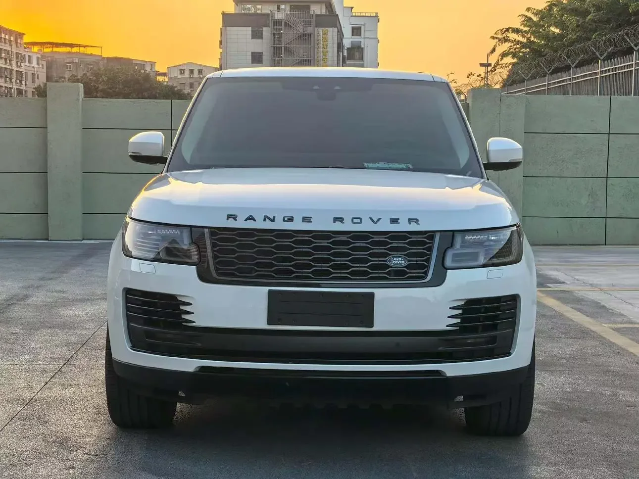 Land Rover range rover  из Китая
