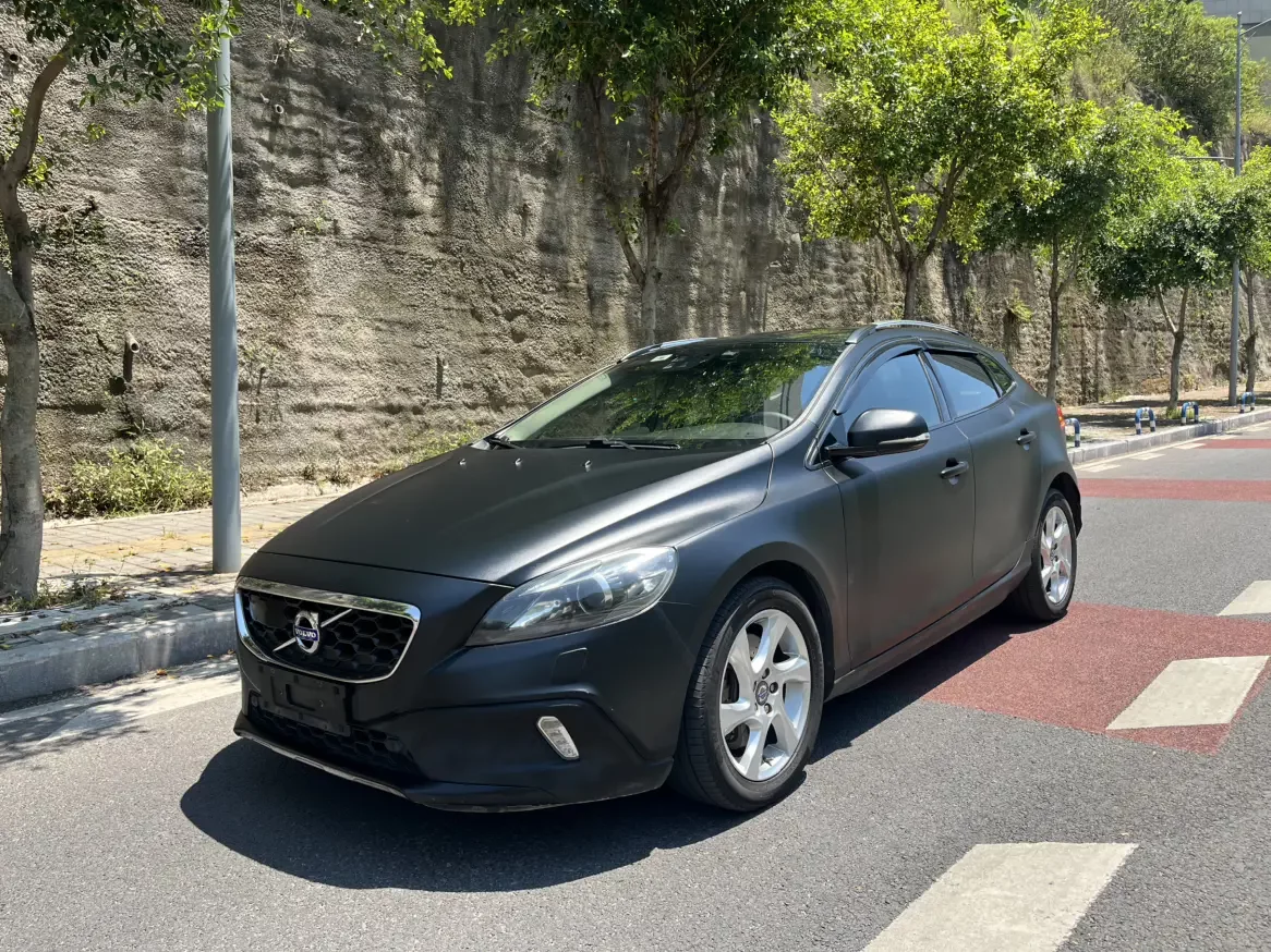 Volvo V40  из Китая