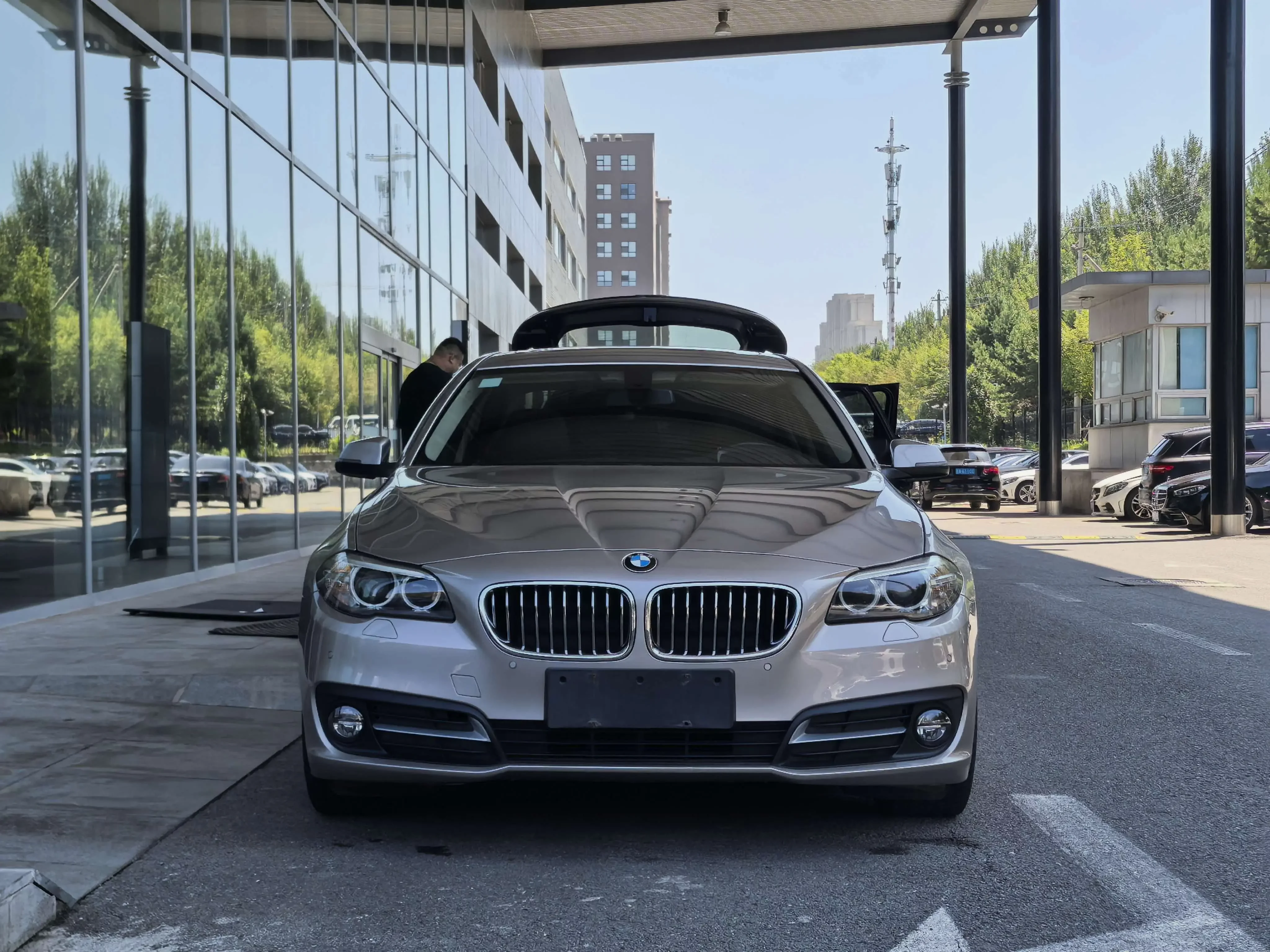 BMW 5 Series  из Китая