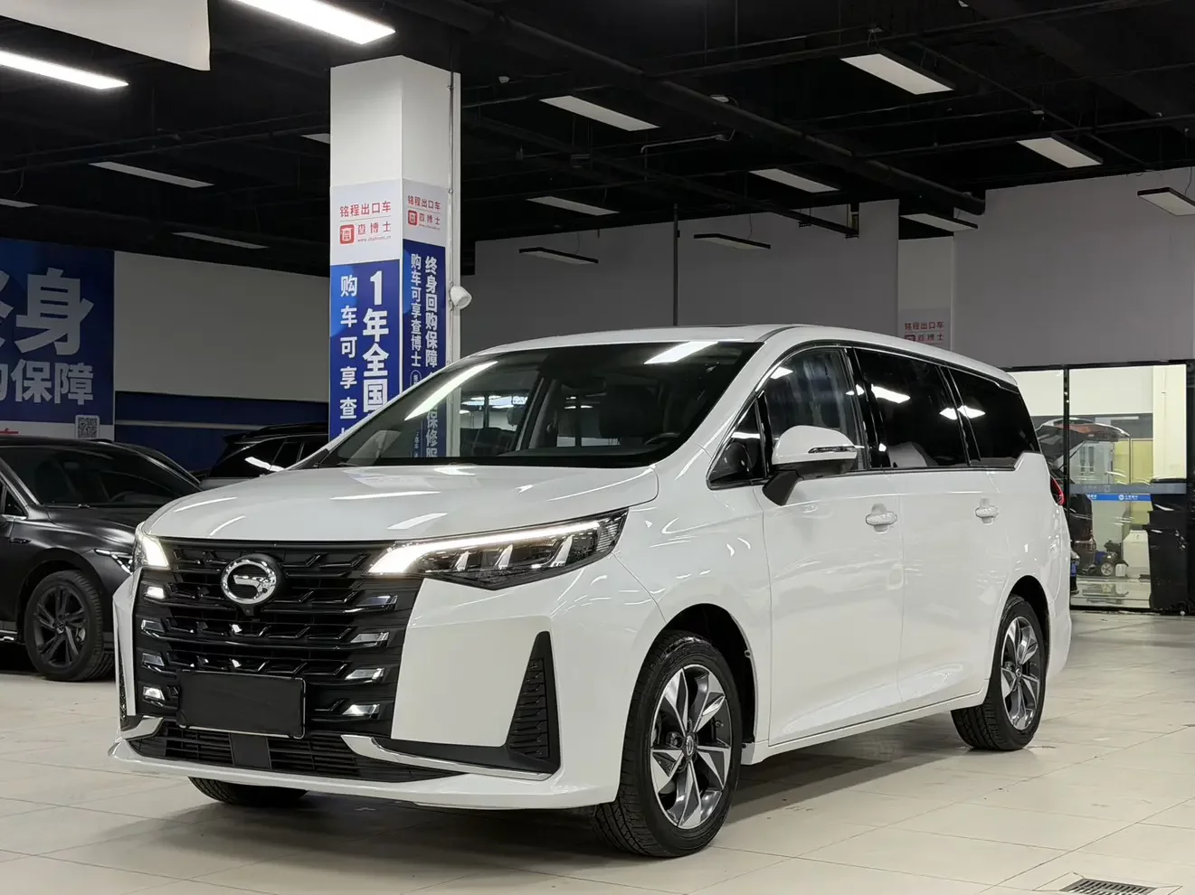 GAC Trumpchi M6  из Китая