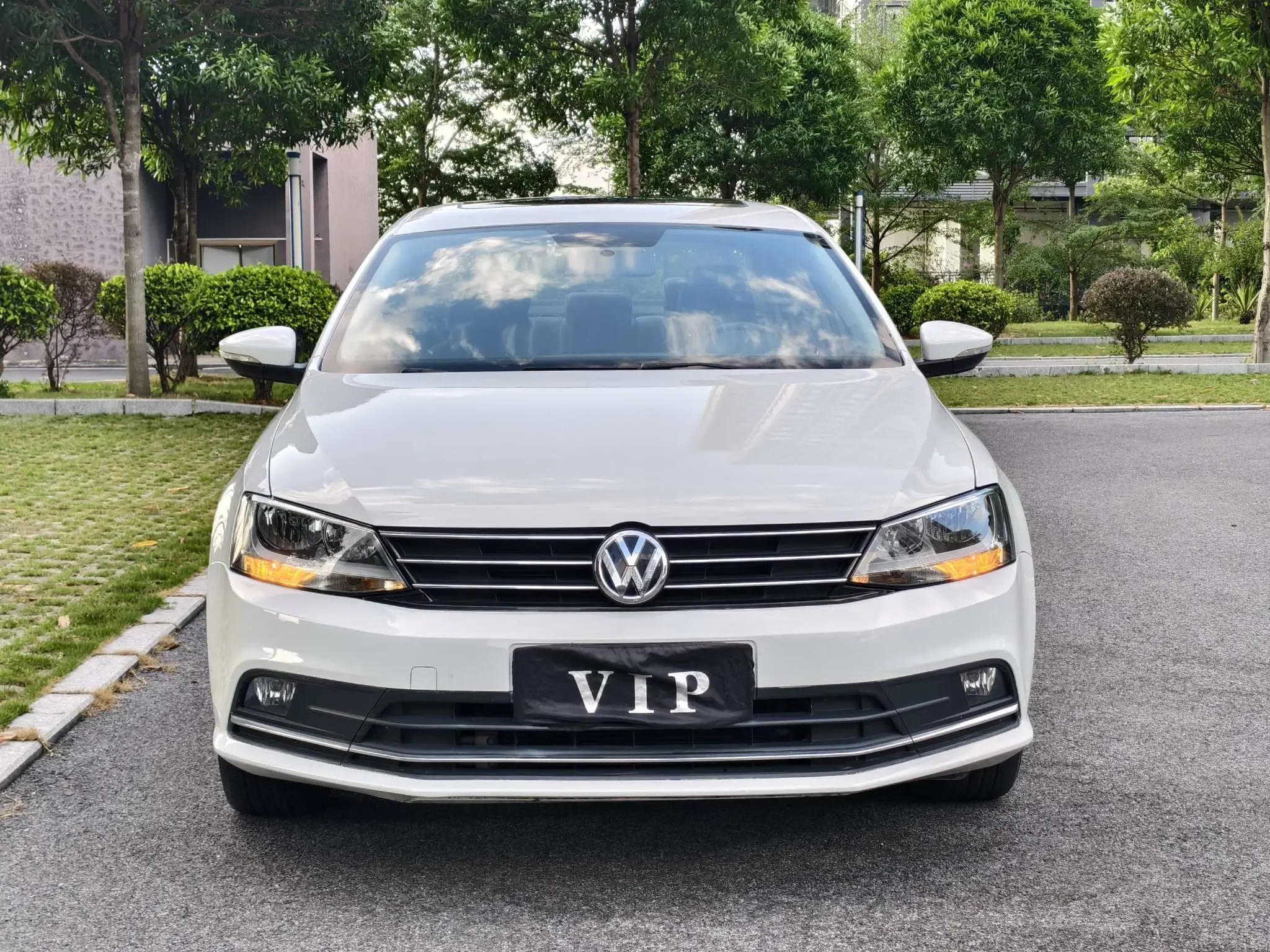 Volkswagen Sagitar  из Китая
