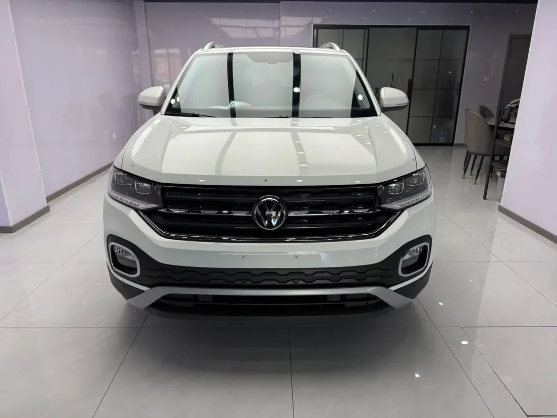 Volkswagen Explore the shadows