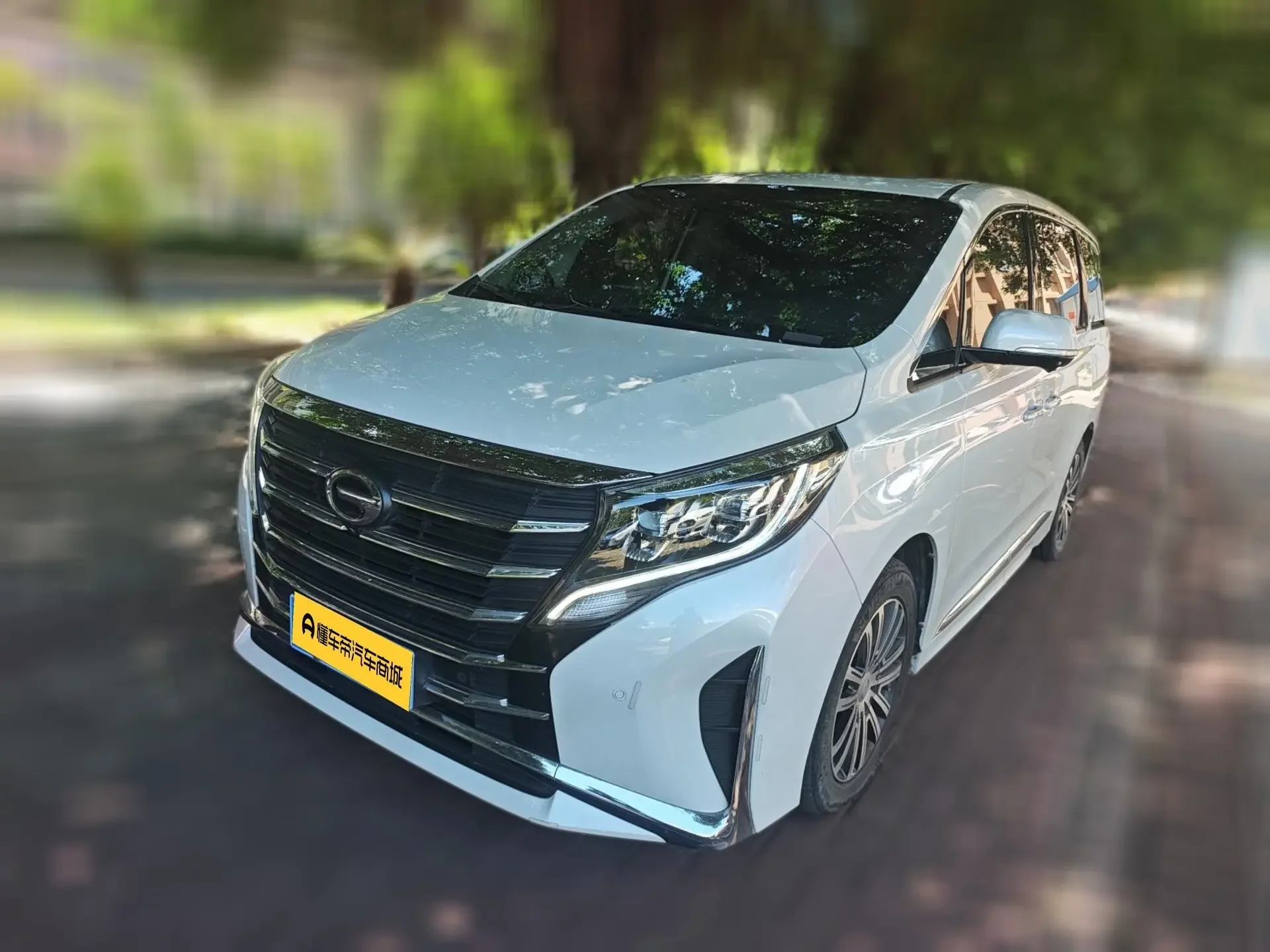 GAC Trumpchi M8  из Китая