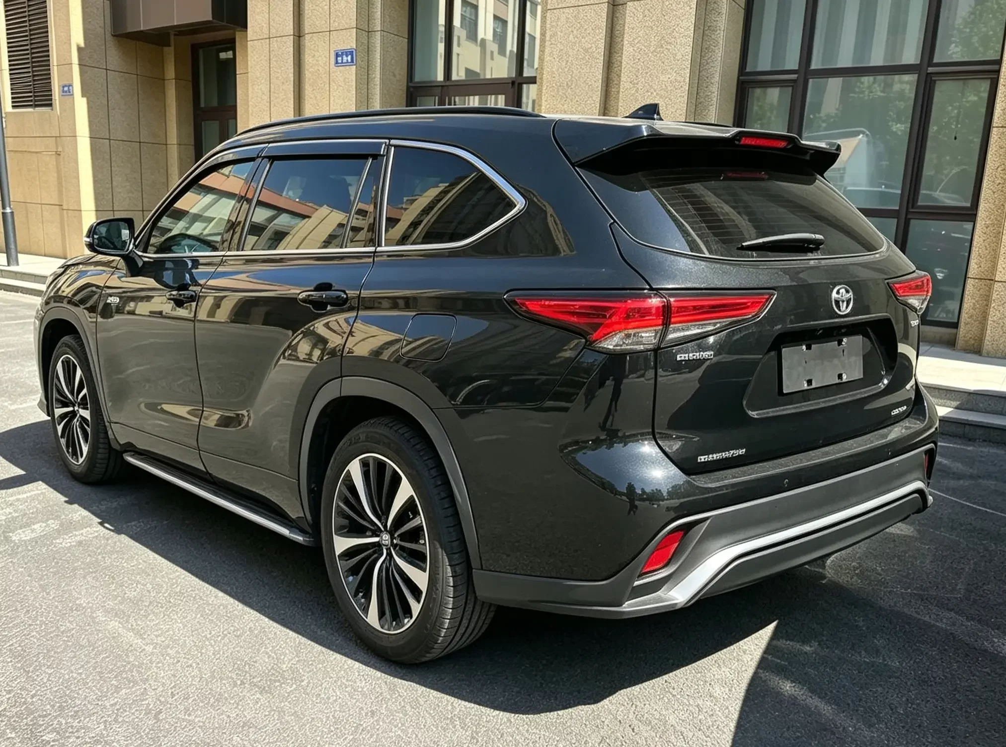 Toyota Crown Kluger