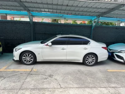 Infiniti Q50L