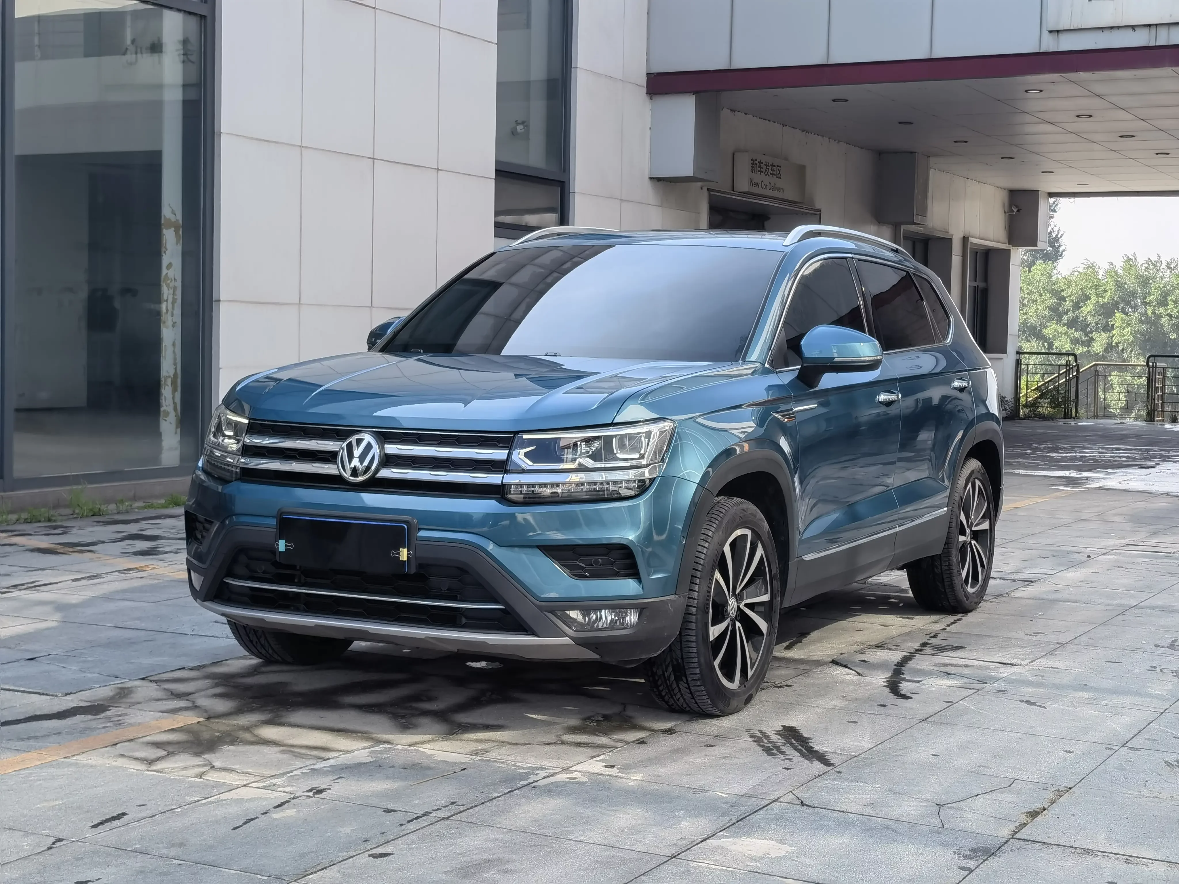 Volkswagen Tharu