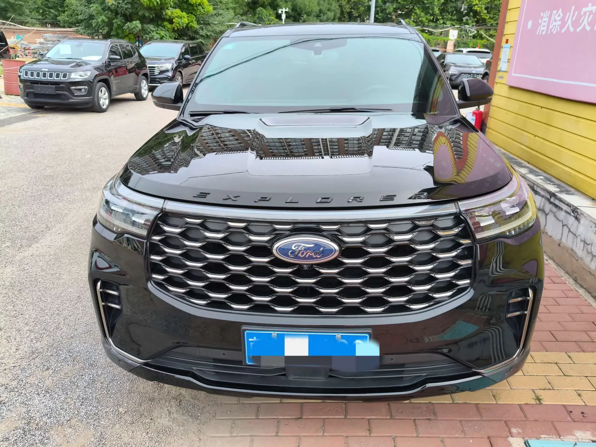 Ford Explorer  из Китая