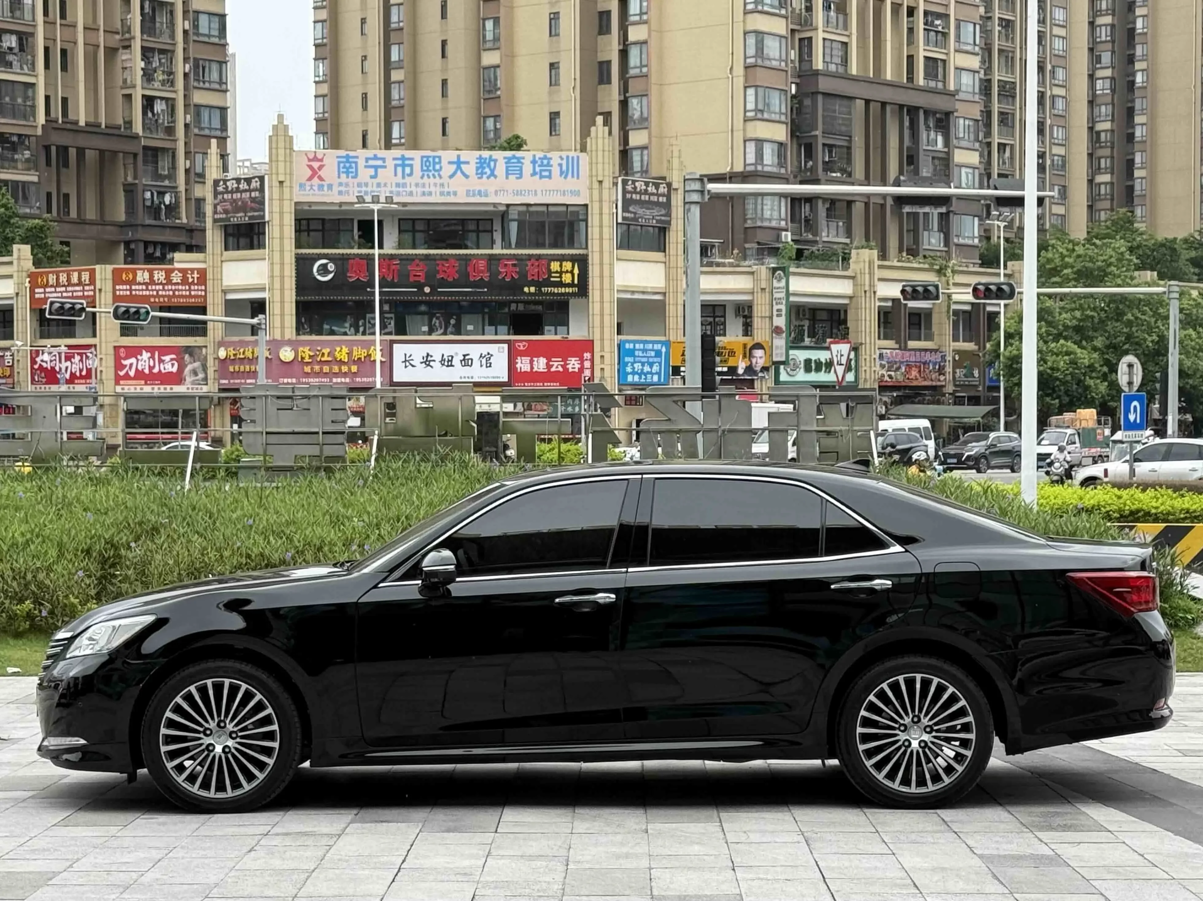 Toyota crown